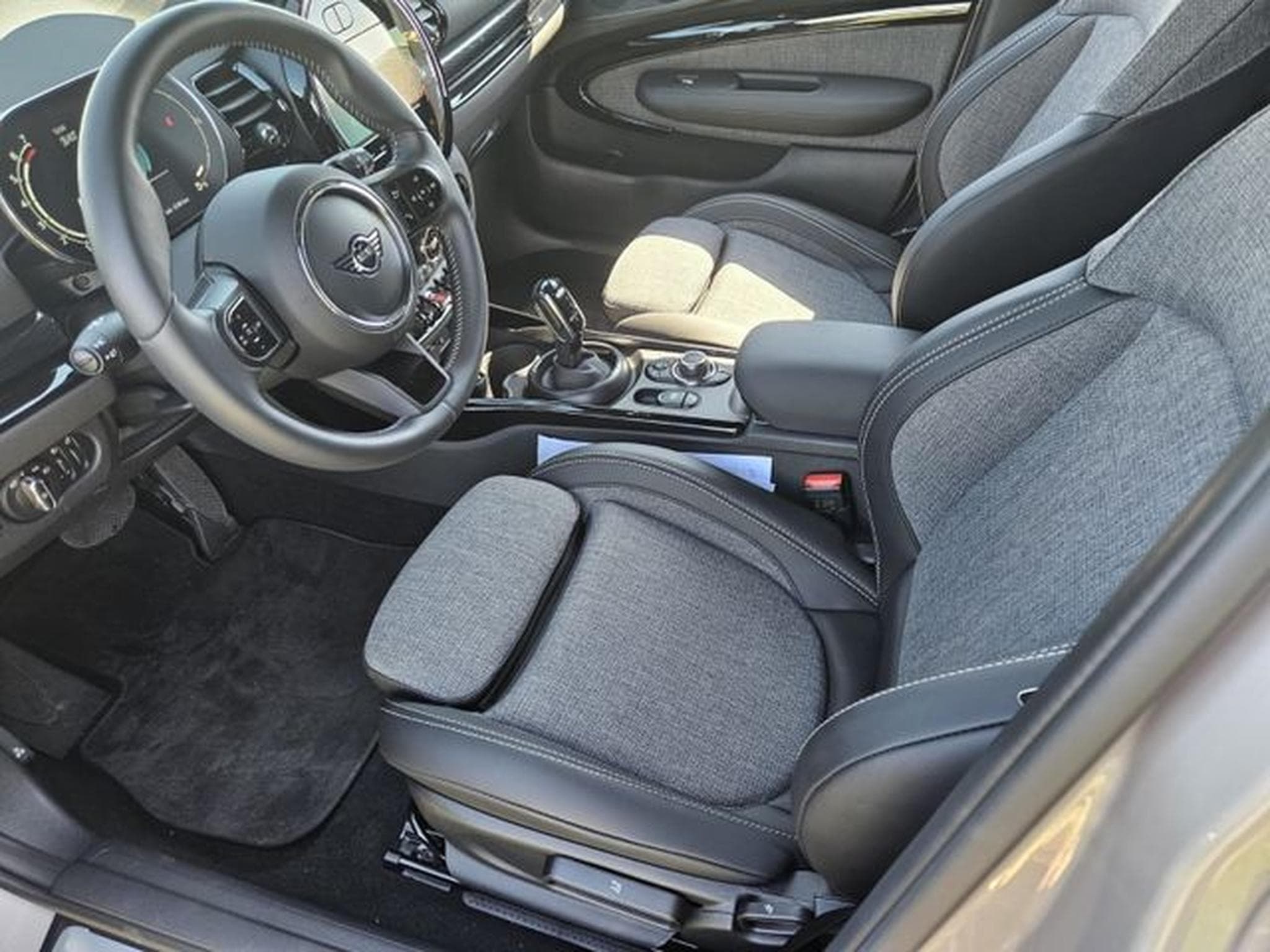 MINI Cooper COOPER_S Clubman Cooper S Classic Trim (2024) - Photo 8