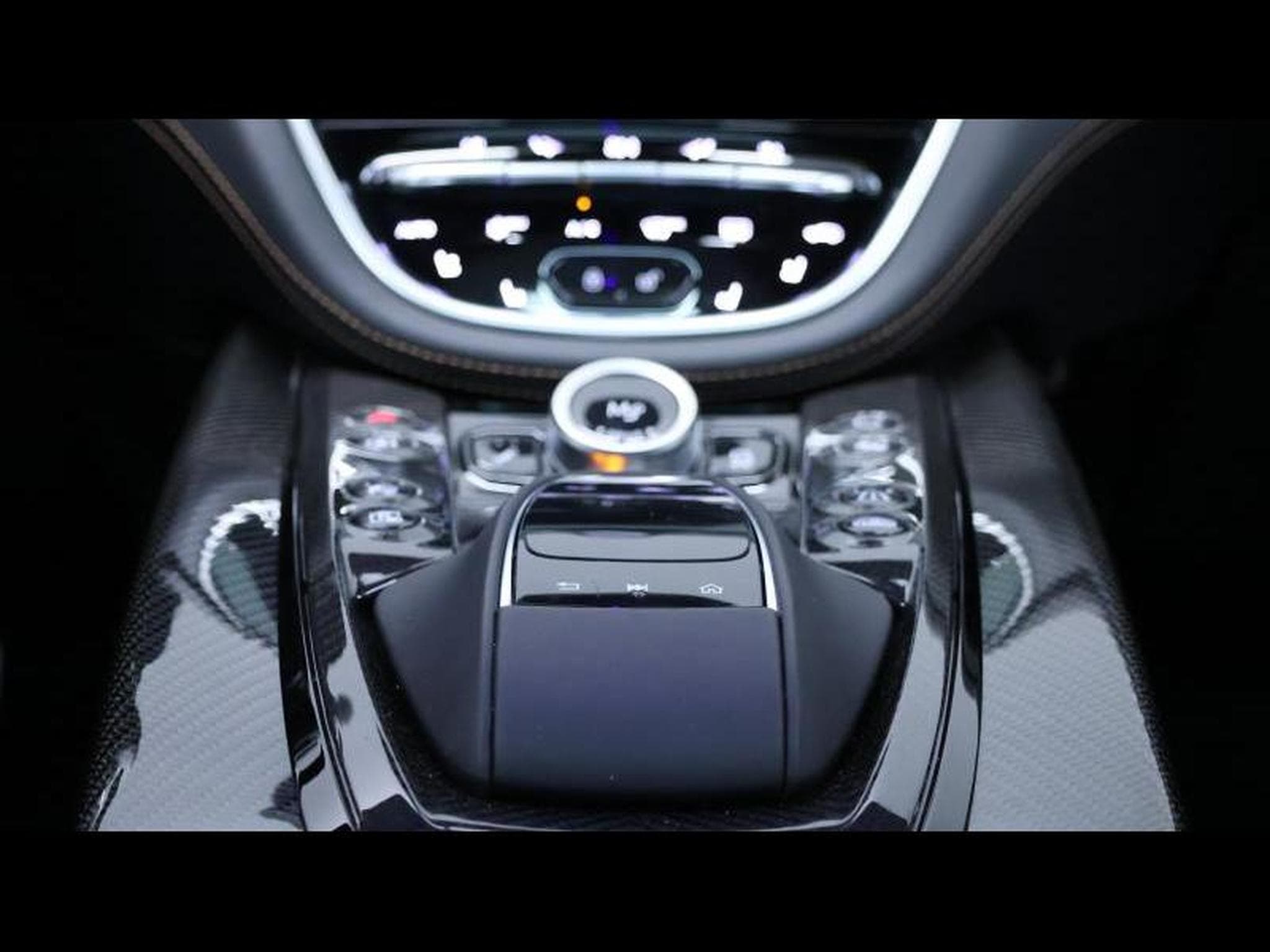 Aston-Martin DBX 707 V8 (2023) - Photo 20