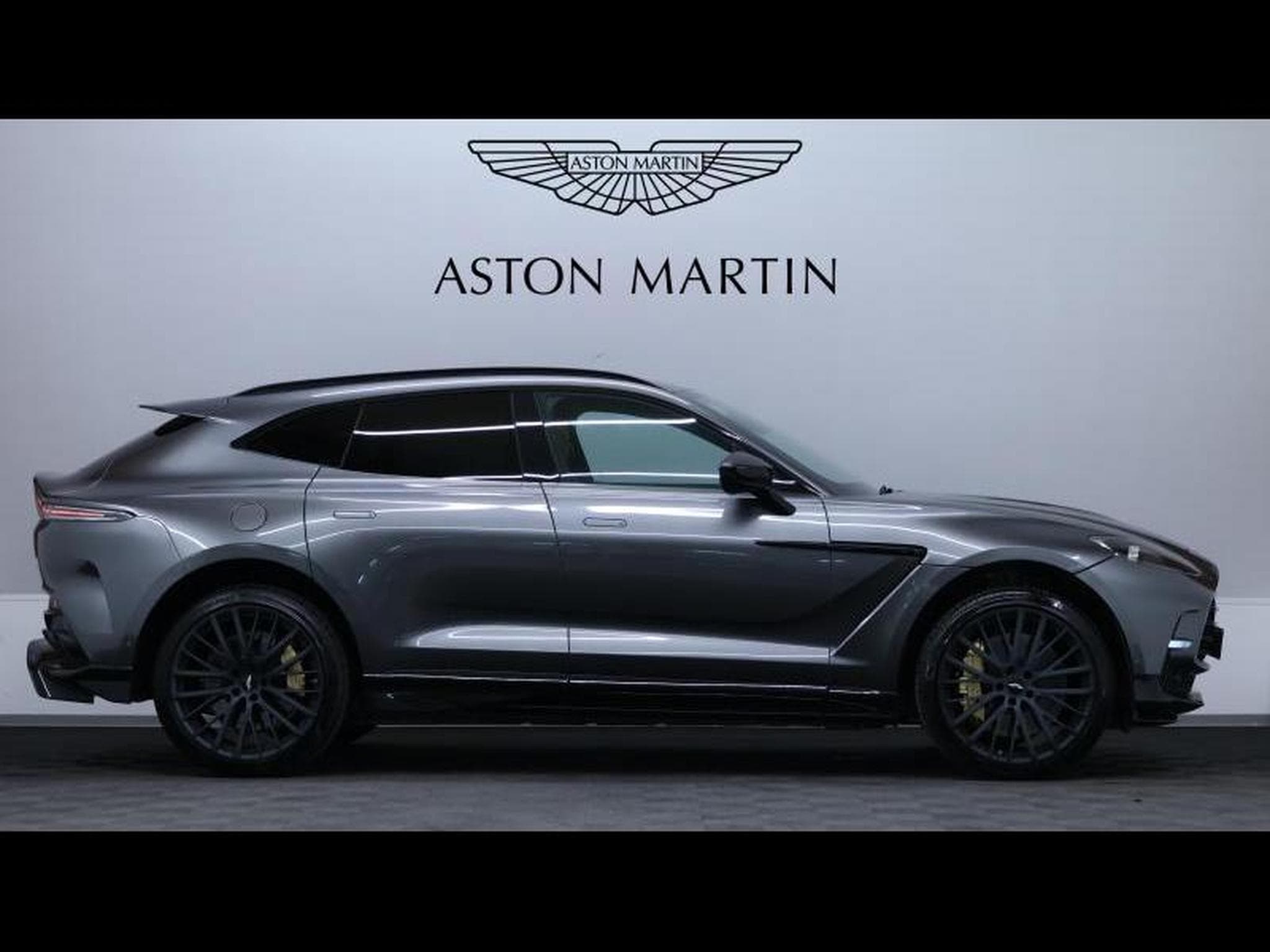 Aston-Martin DBX 707 V8 (2023) - Photo 3