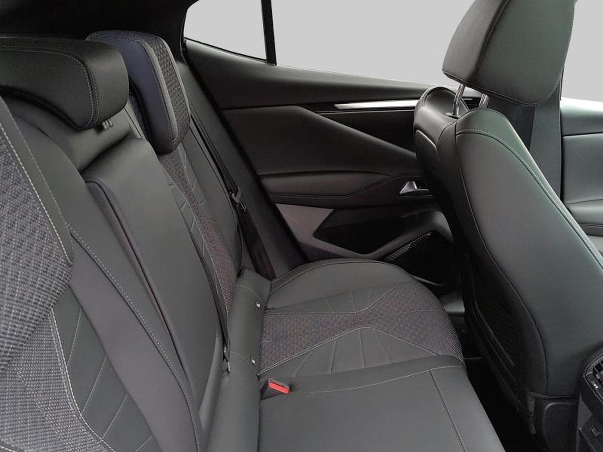 DS Automobiles DS4 Trocadero (2024) - Foto 10