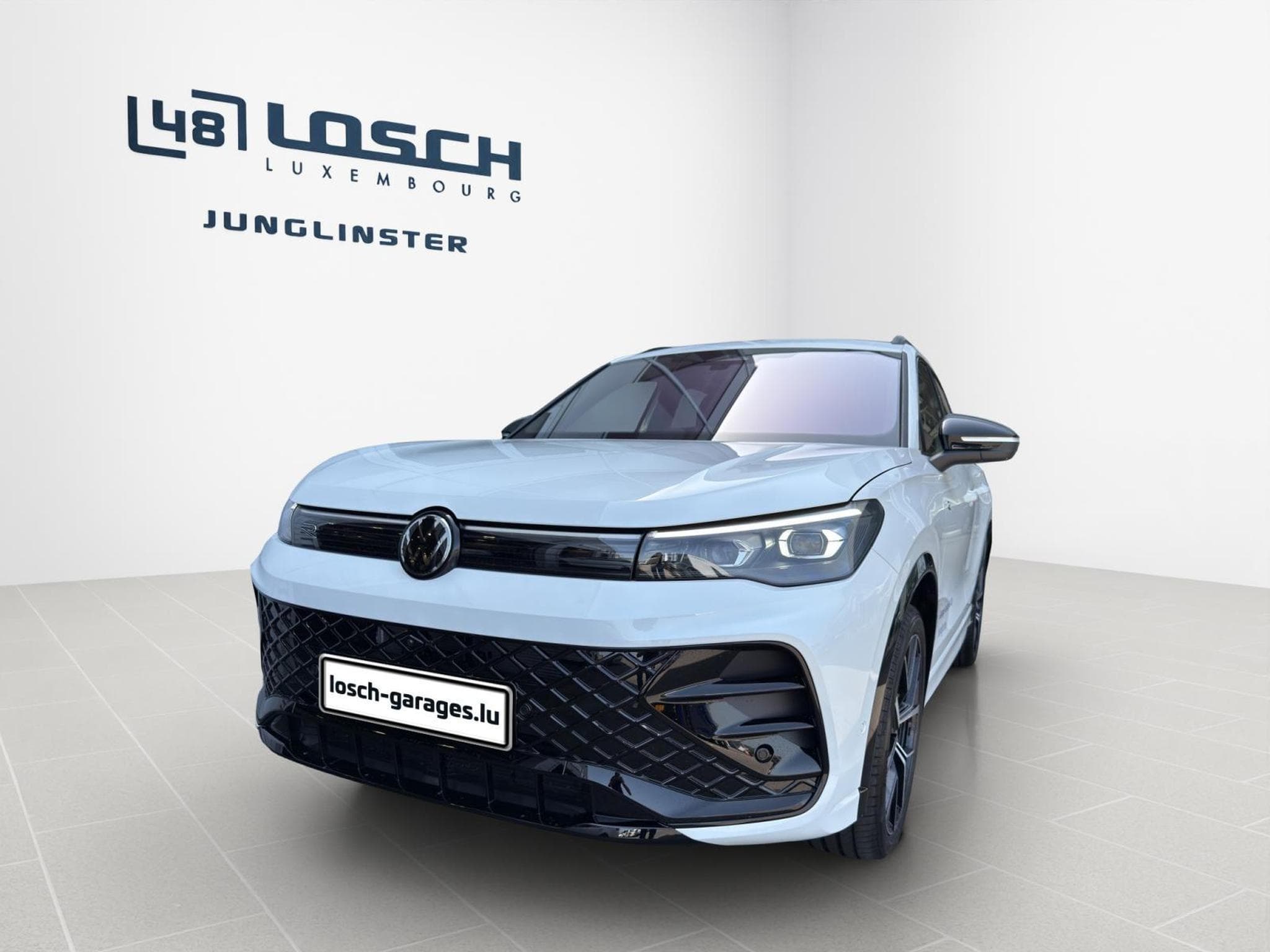 VW Tiguan R-LINE (2025) - Photo 4