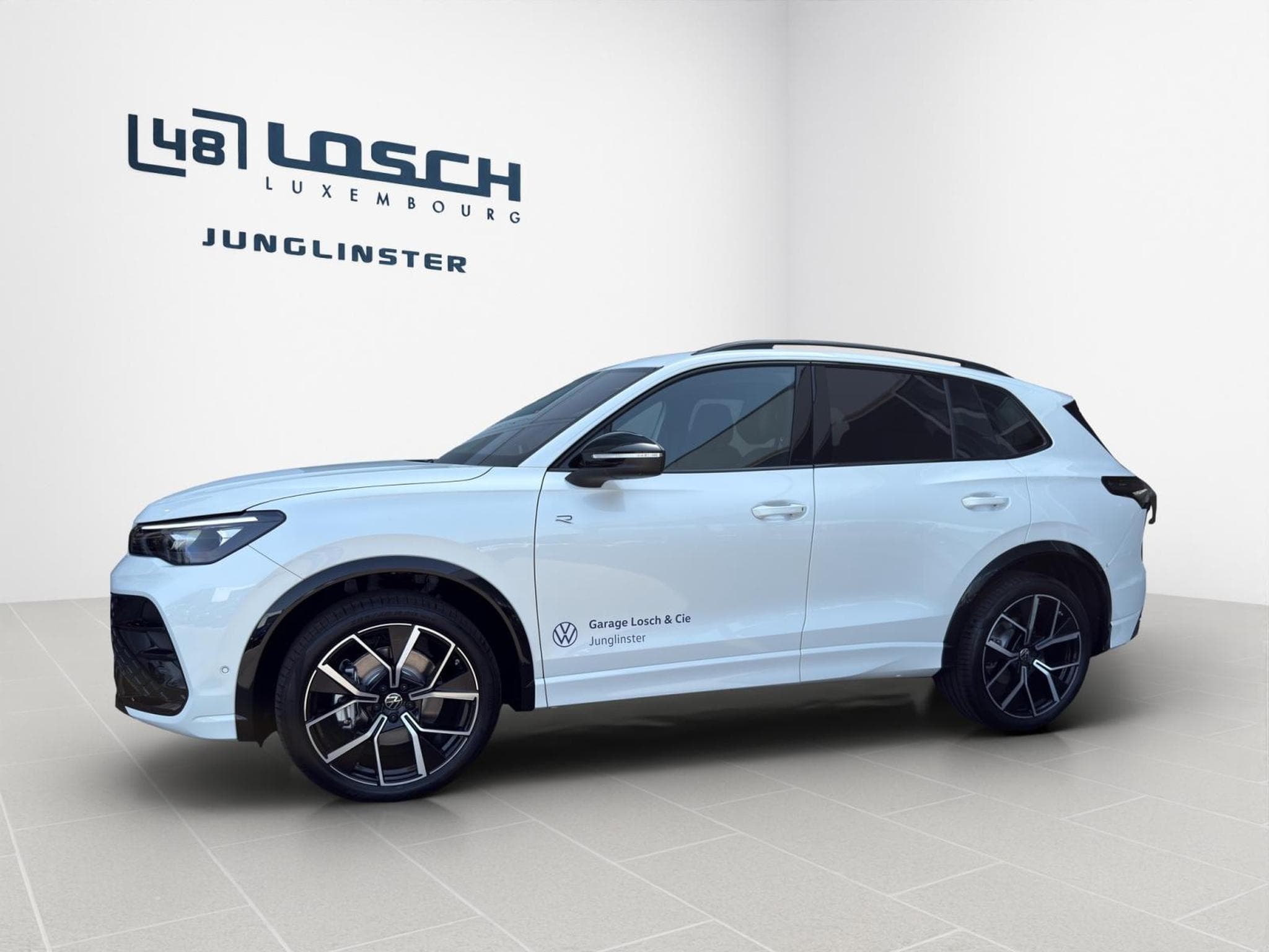 VW Tiguan R-LINE (2025) - Photo 5