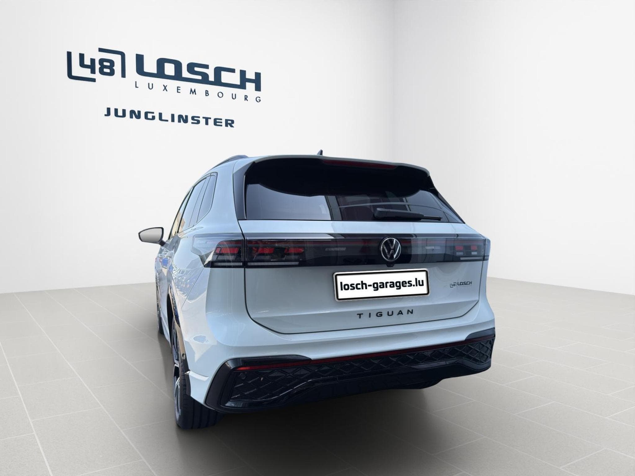 VW Tiguan R-LINE (2025) - Photo 8