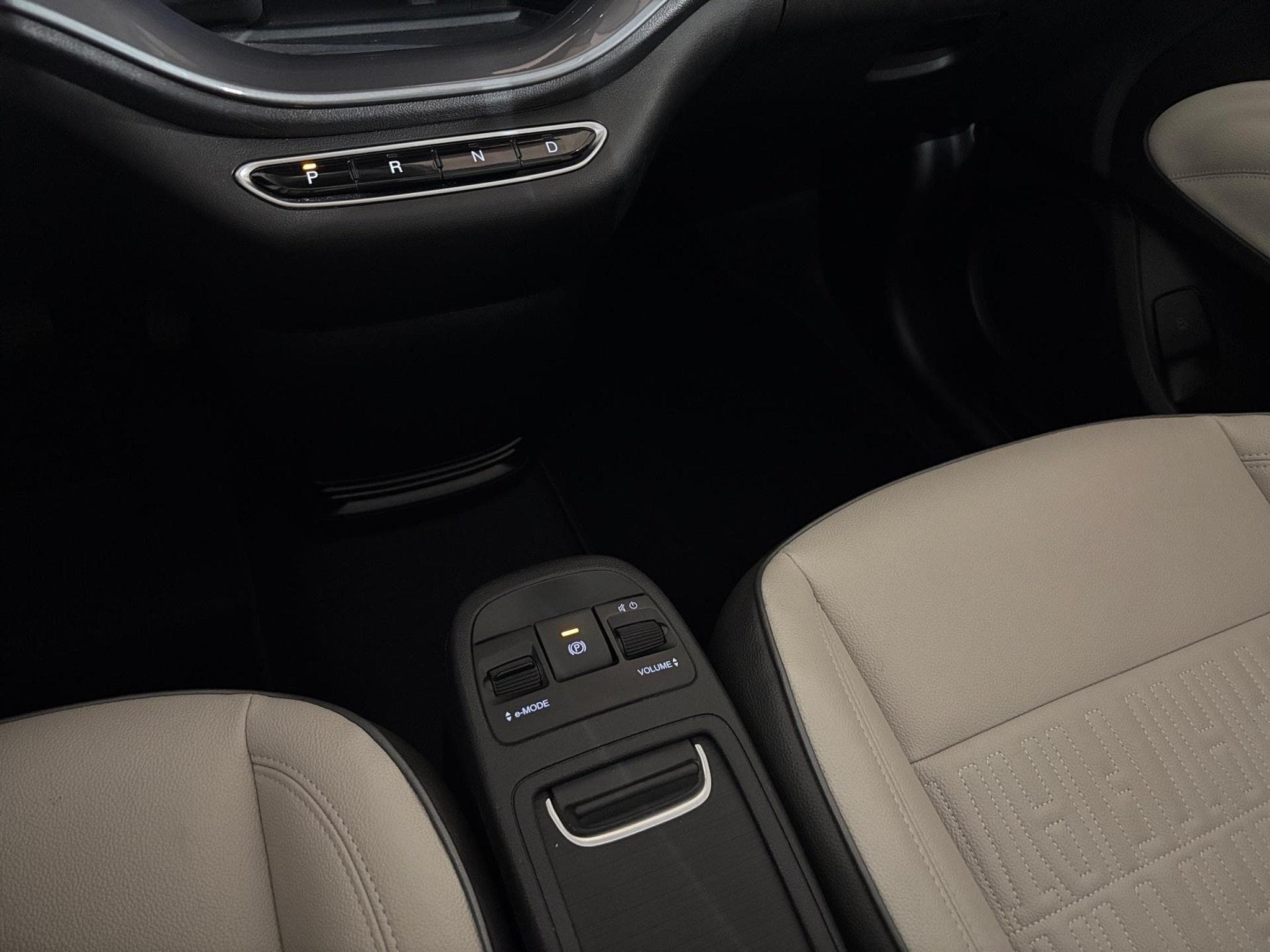 Fiat 500 BEV (2024) - Photo 9