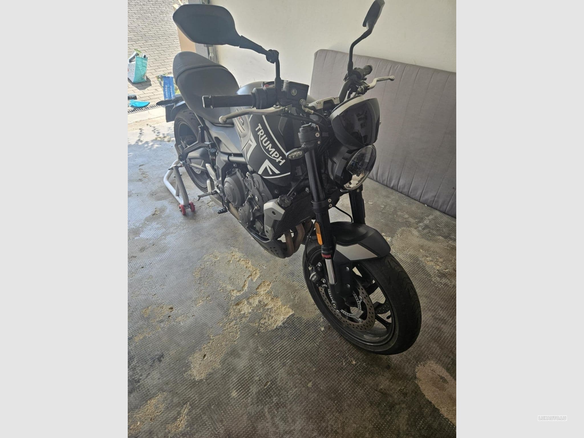 Triumph Trident Quick shifter, Heated grips, Bugspoiler, Engine guard, Bluet (2021) - Photo 4