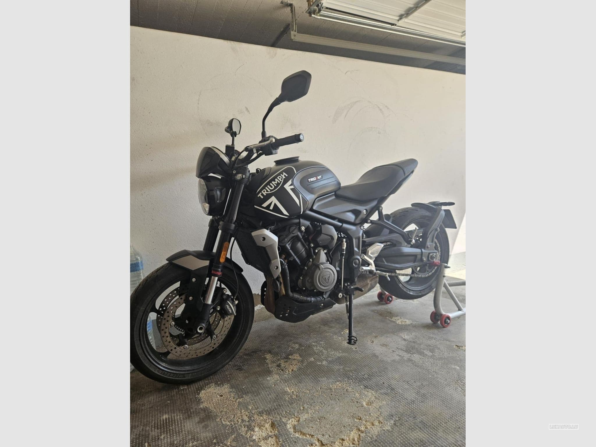 Triumph Trident Quick shifter, Heated grips, Bugspoiler, Engine guard, Bluet (2021) - Photo 8