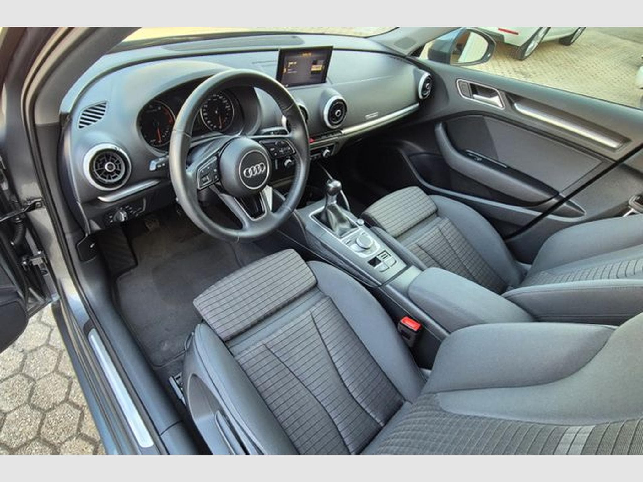 Audi A3 A3 Sportback 35 TFSI sport, Navi, Bi-Xenon. (2019) - Foto 14