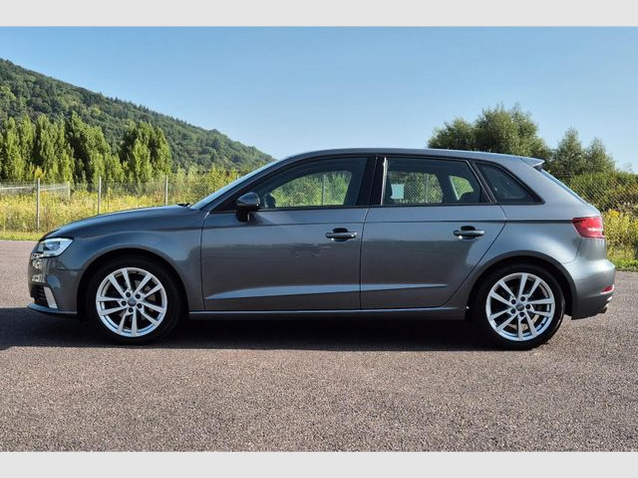 Audi A3 A3 Sportback 35 TFSI sport, Navi, Bi-Xenon. (2019) - Foto 2