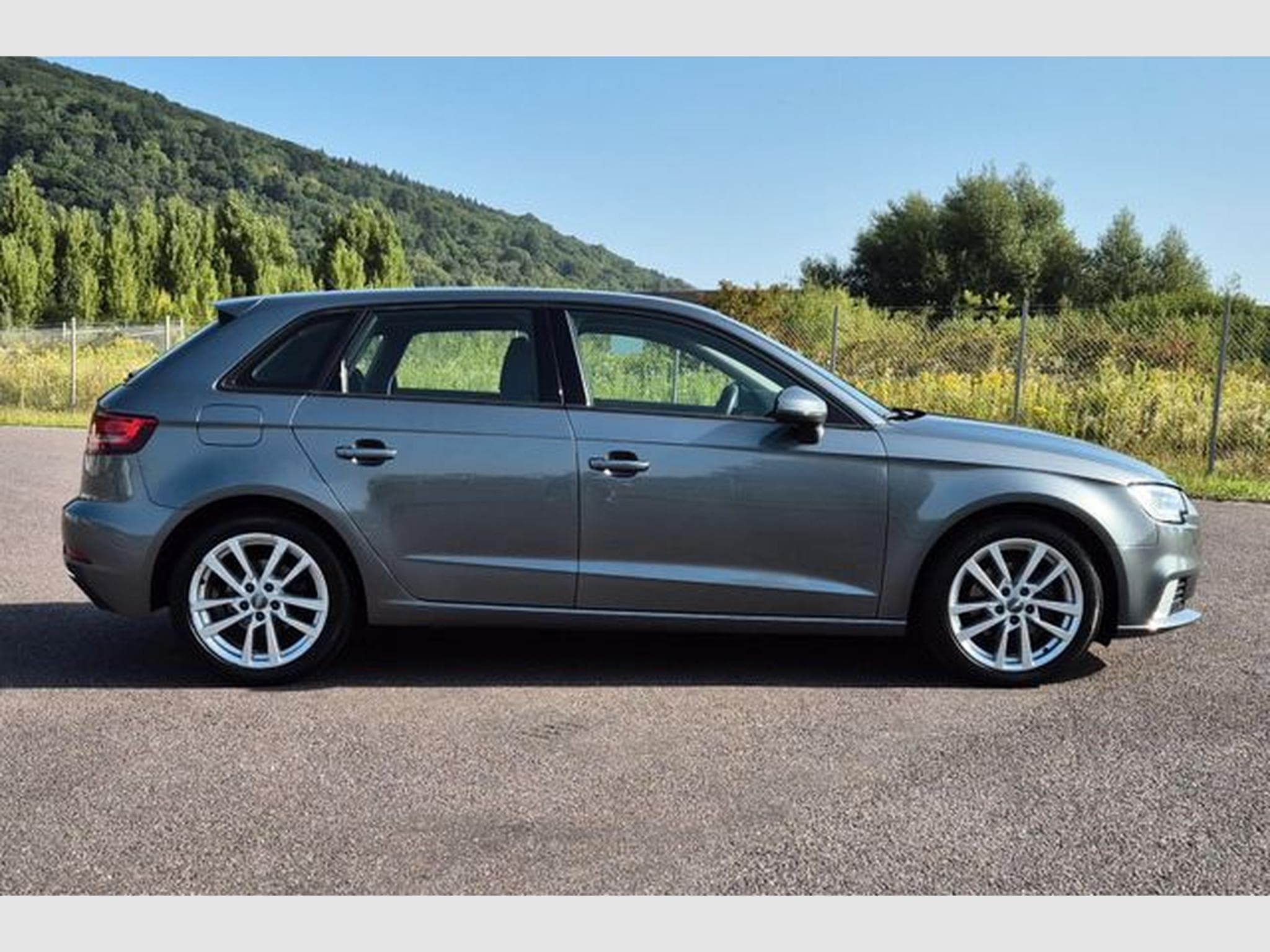 Audi A3 A3 Sportback 35 TFSI sport, Navi, Bi-Xenon. (2019) - Foto 7