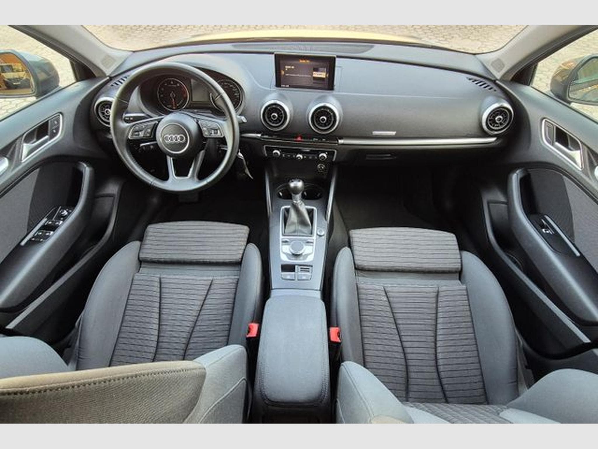 Audi A3 A3 Sportback 35 TFSI sport, Navi, Bi-Xenon. (2019) - Foto 9