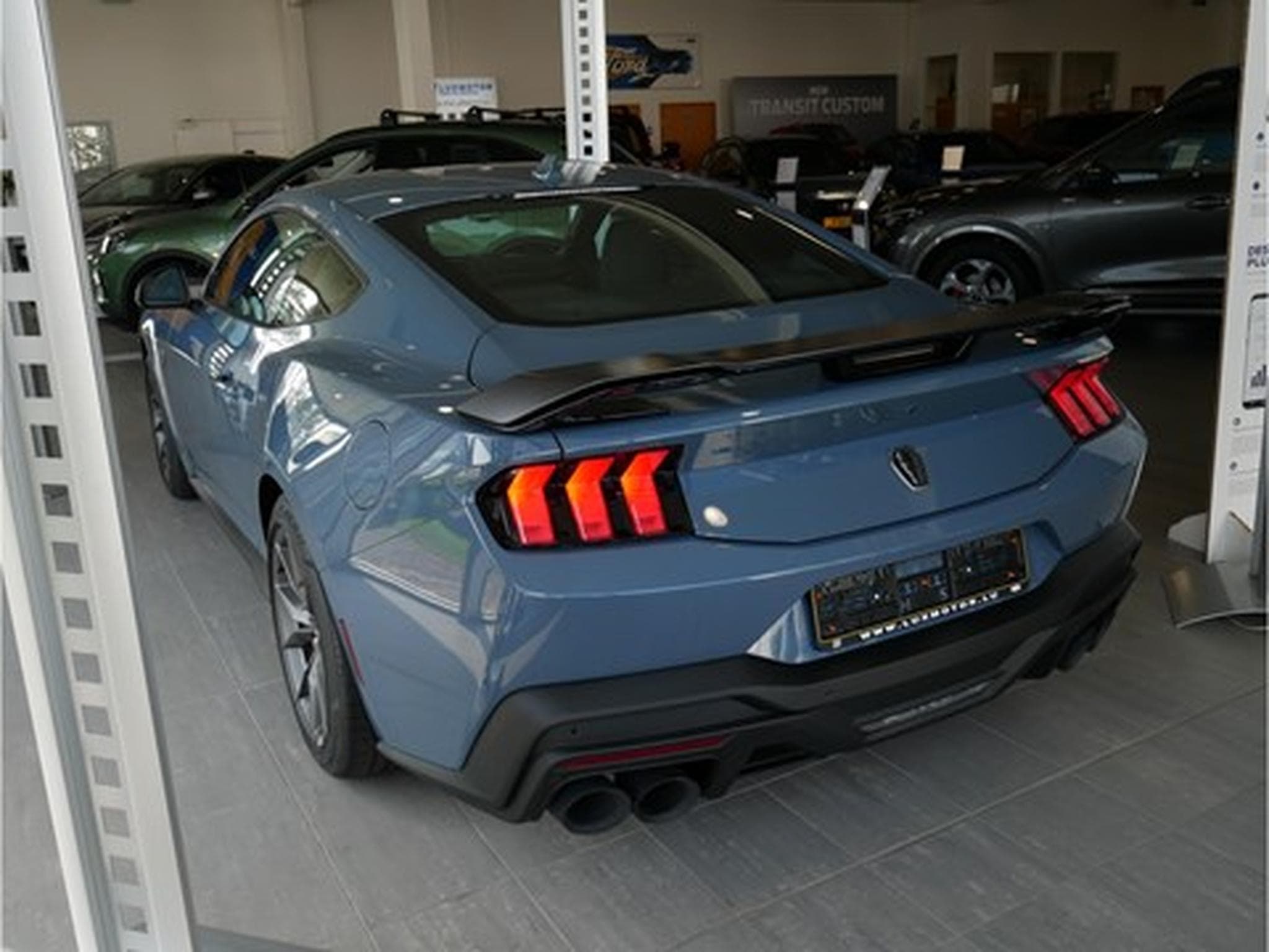 Ford Mustang Dark Horse 5.0i V8 453ch / 334kW M6 - Fastback (2024) - Foto 3