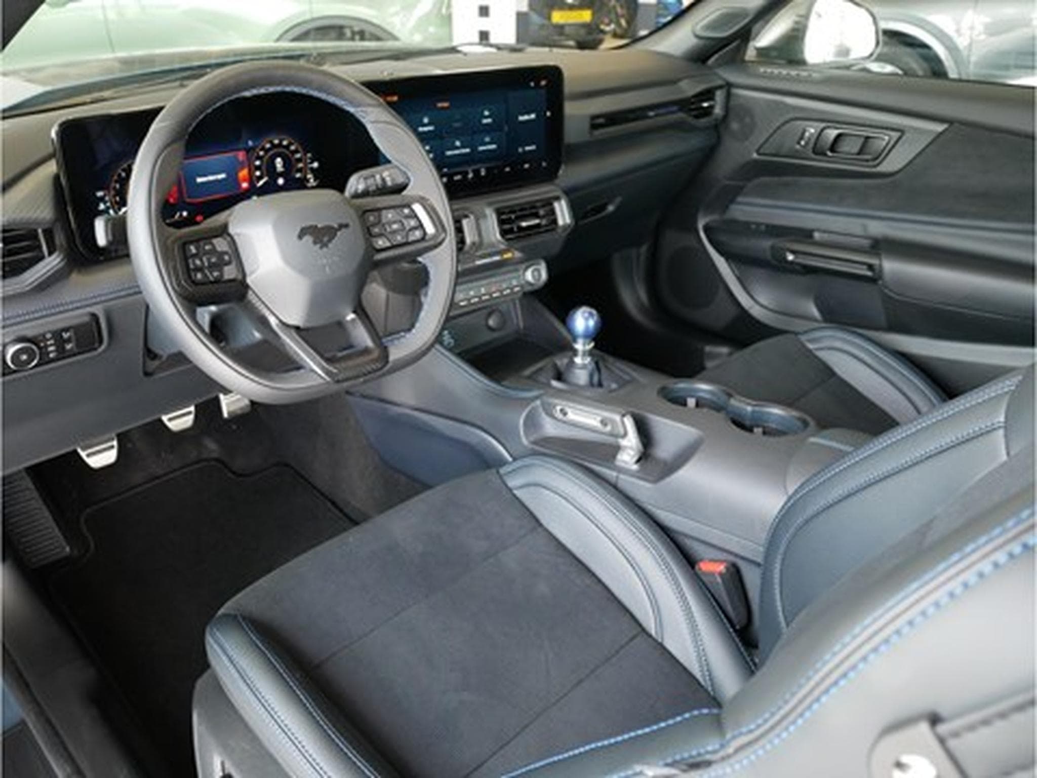 Ford Mustang Dark Horse 5.0i V8 453ch / 334kW M6 - Fastback (2024) - Foto 4