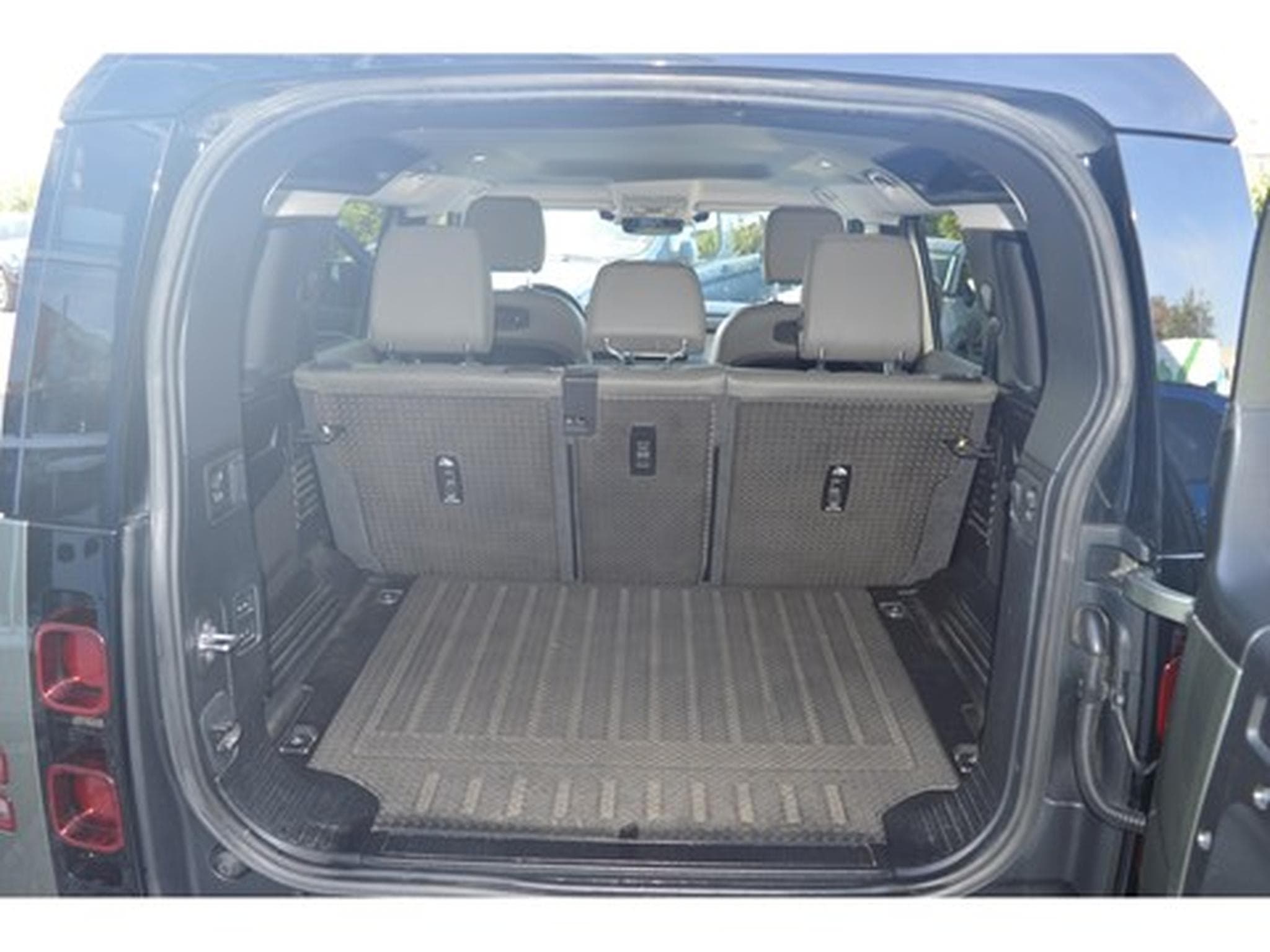 Land-Rover Defender D200 MHEV AWD AUT (2020) - Foto 5