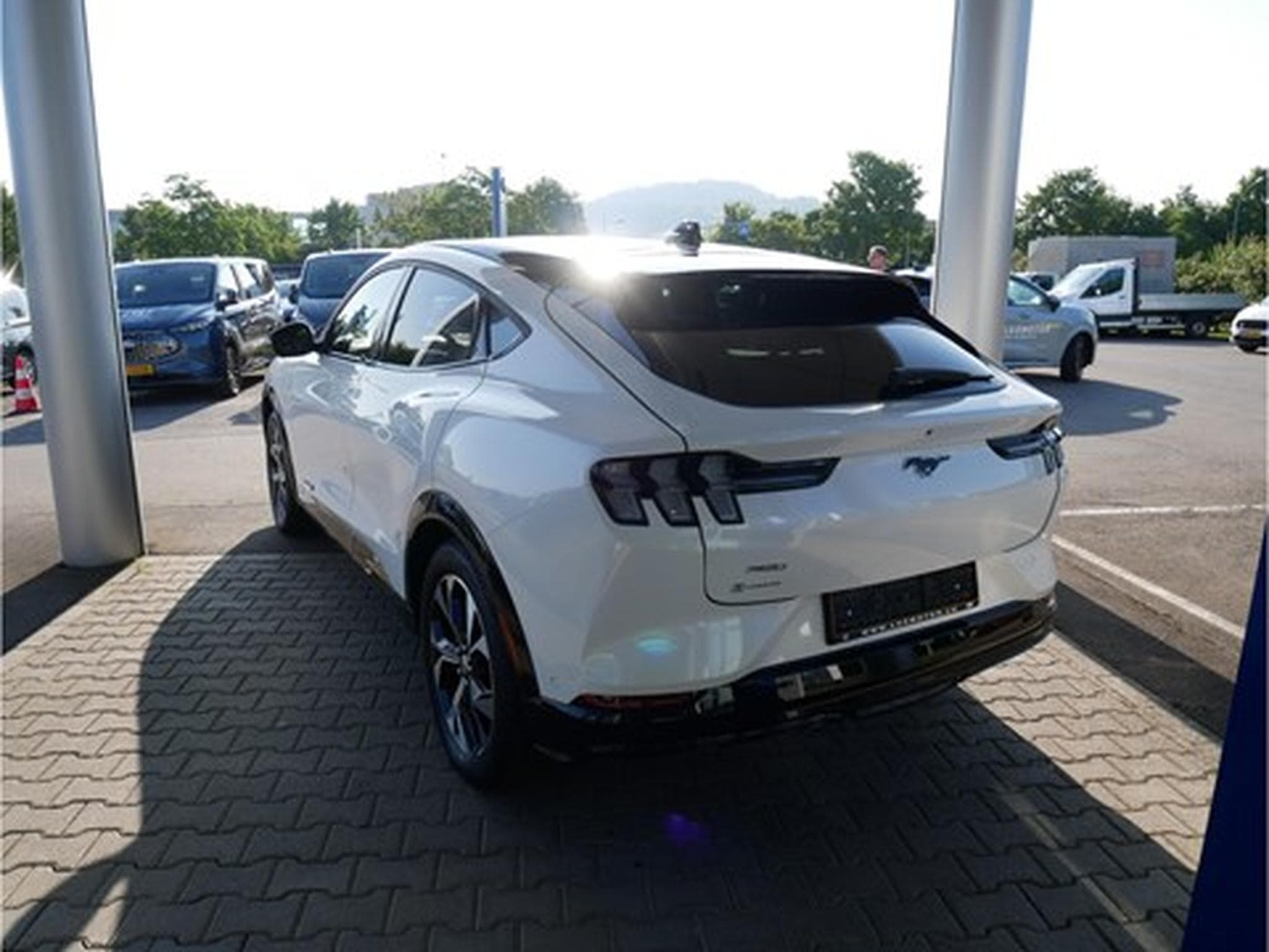 Ford Mustang Mach-E Premium AWD 99kWh Extended Range 351ch/258kW - A1 (2025) - Foto 3