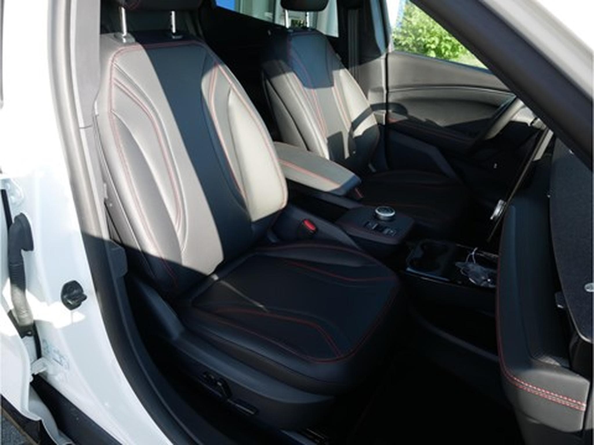 Ford Mustang Mach-E Premium AWD 99kWh Extended Range 351ch/258kW - A1 (2025) - Foto 5