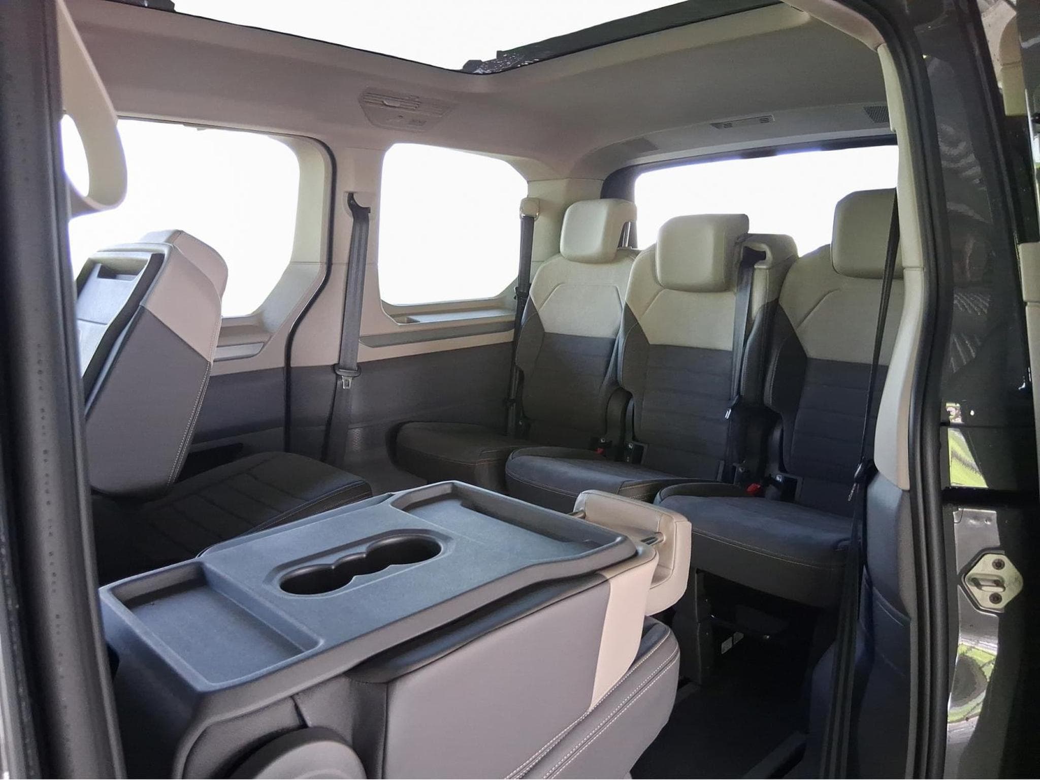 VW T7 Life (2025) - Foto 8