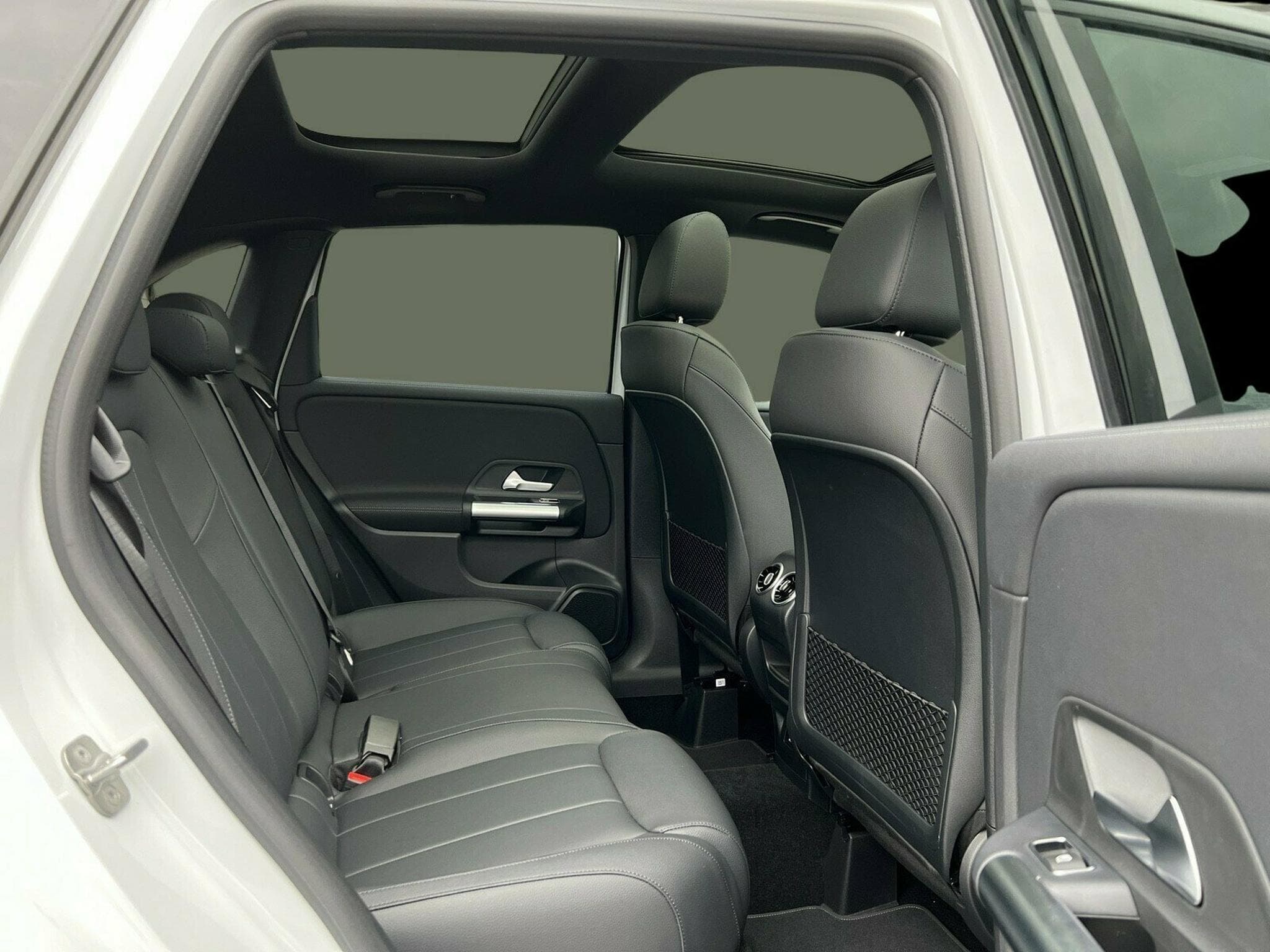 Mercedes B 200 Progressive Line Advanced Plus (2023) - Photo 8