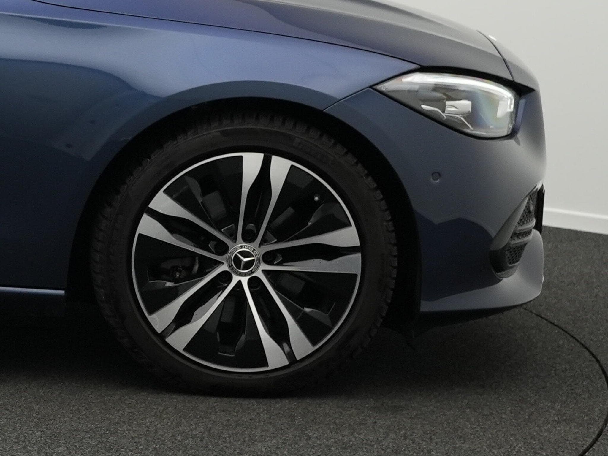 Mercedes C 220 d 4MATIC (2024) - Photo 8