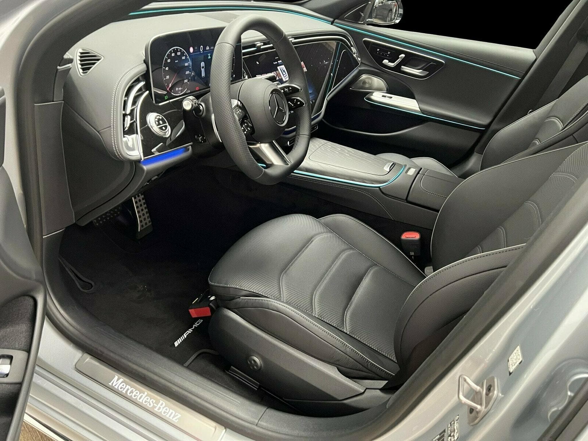 Mercedes E 220 d T-Modell (2024) - Photo 8