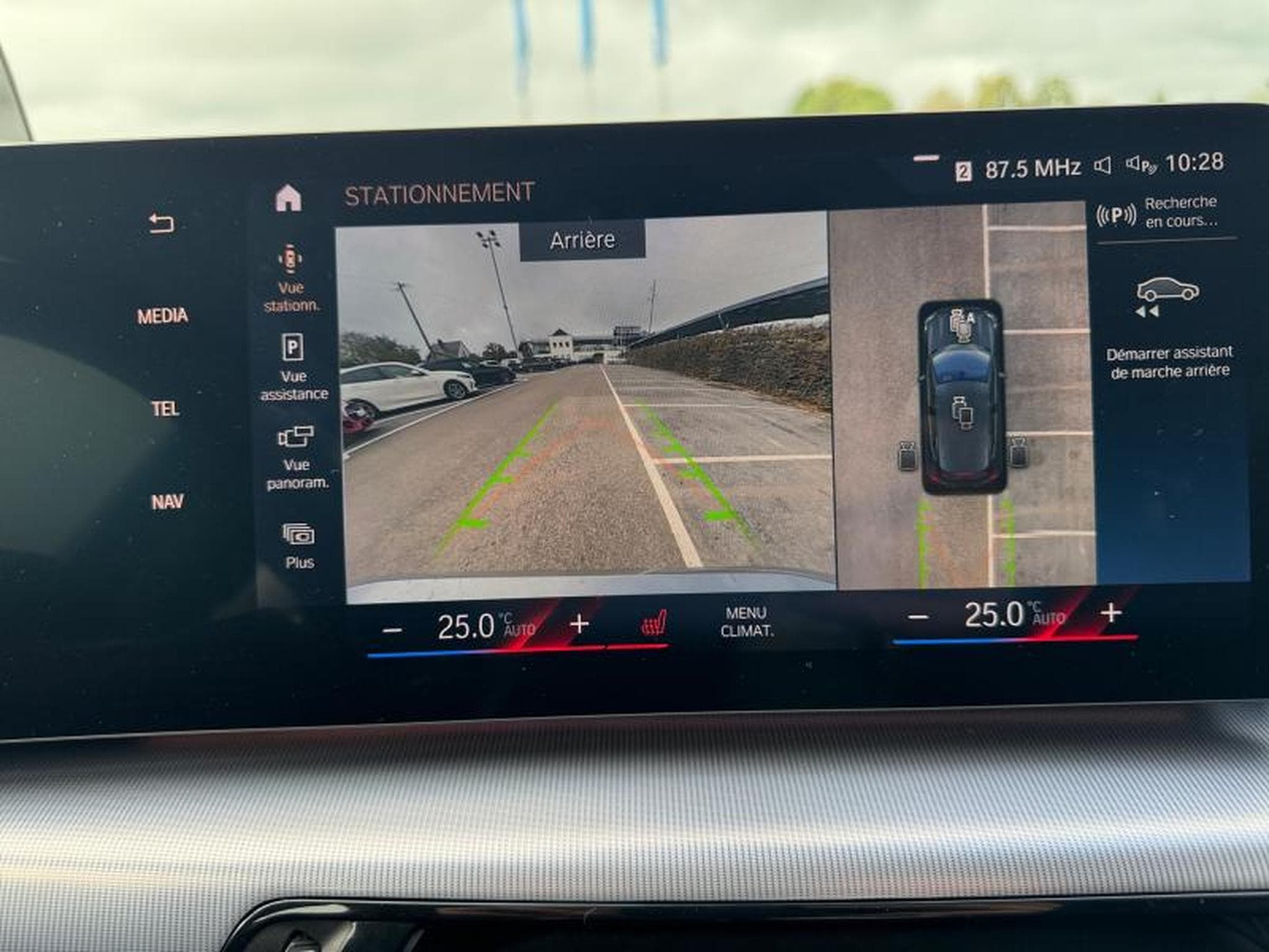 BMW 218 218d Active Tourer Luxury Line (2022) - Photo 15