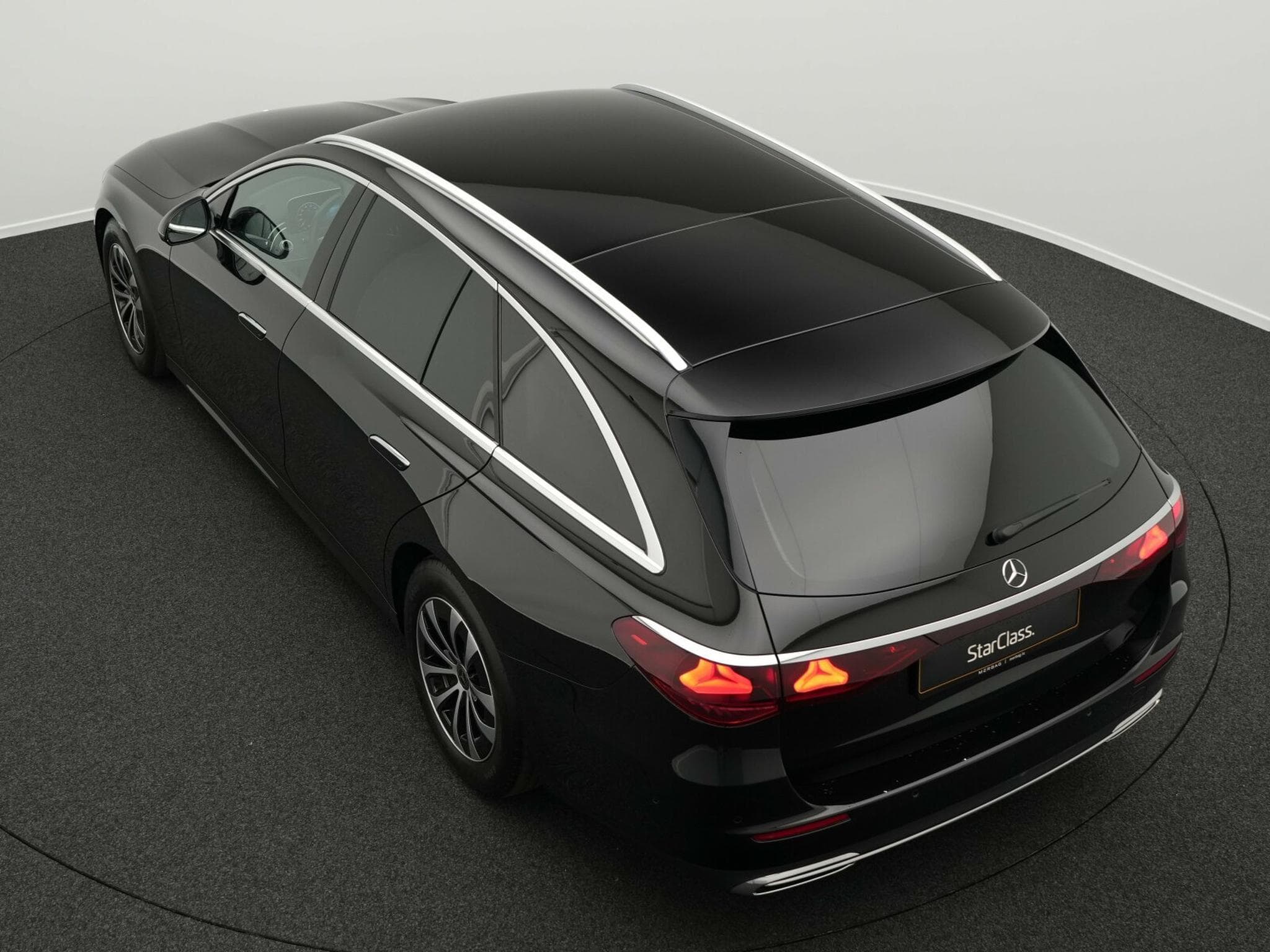 Mercedes E 220 d T-Modell Avantgarde (2024) - Photo 13