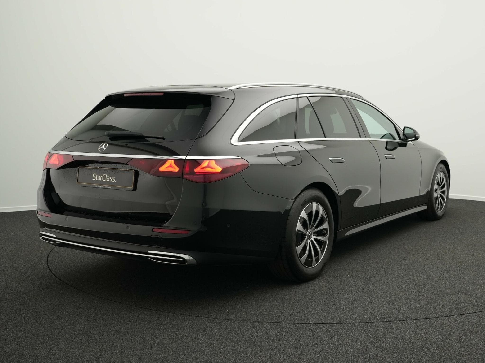 Mercedes E 220 d T-Modell Avantgarde (2024) - Photo 3