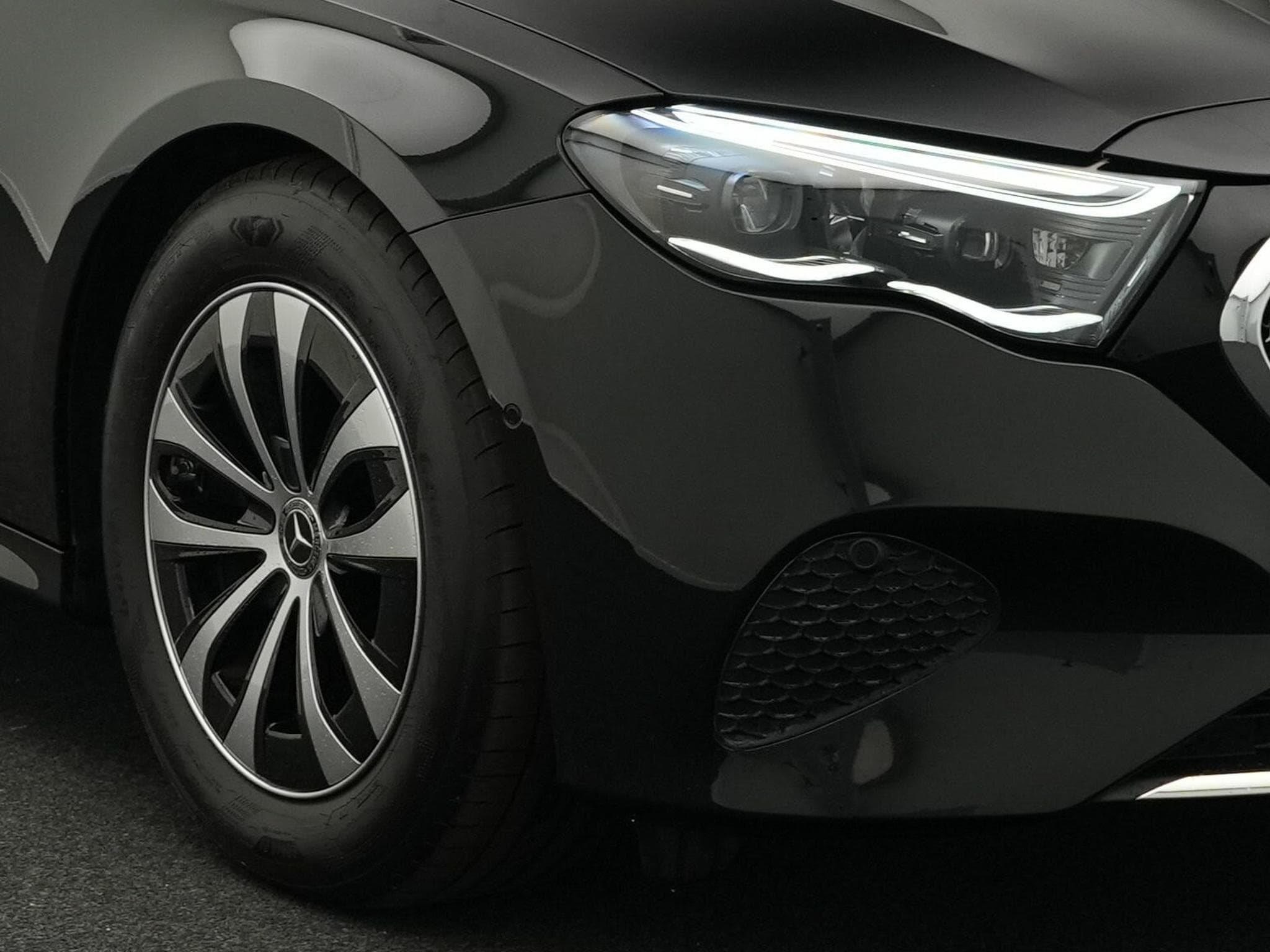 Mercedes E 220 d T-Modell Avantgarde (2024) - Photo 9