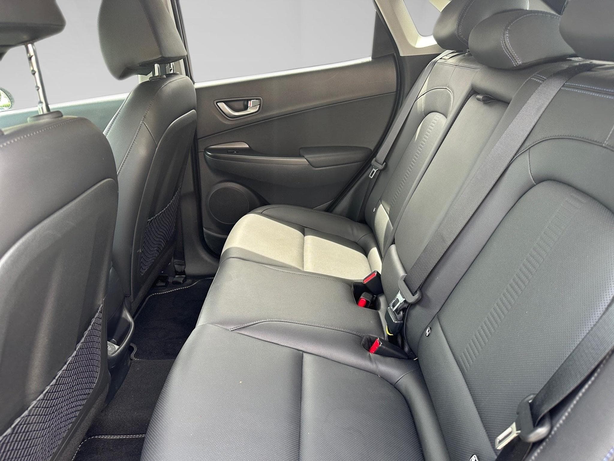 Hyundai Kona SKY EV 64 KWh (2023) - Photo 10