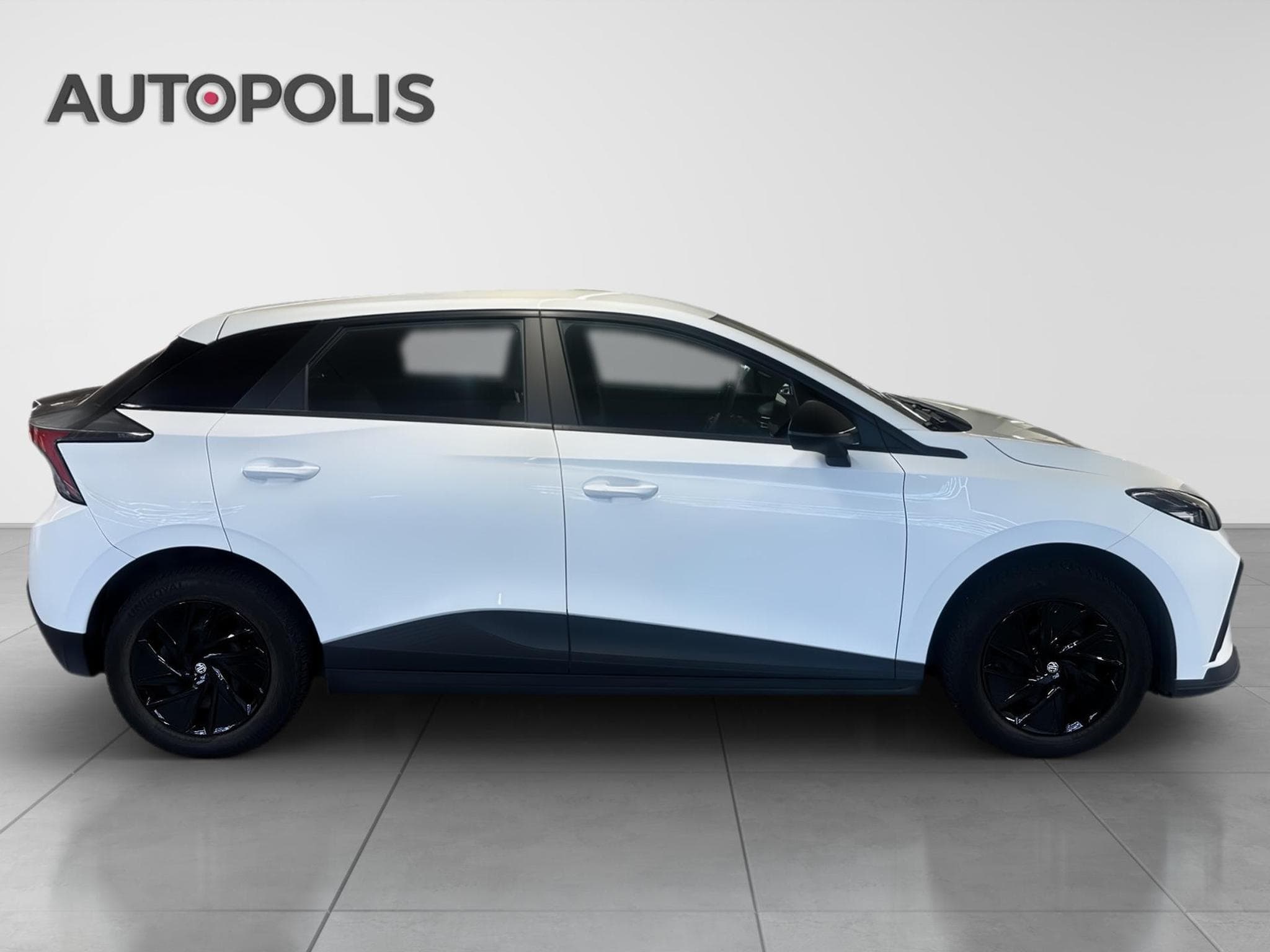 MG MG4 STANDARD (2023) - Photo 16