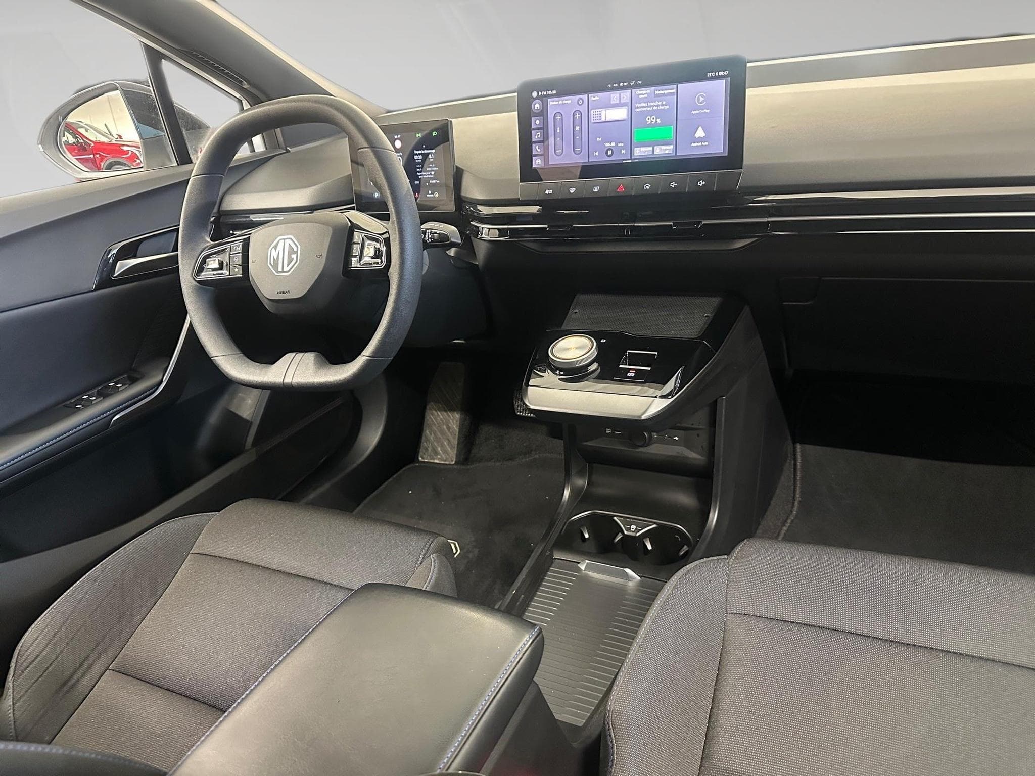 MG MG4 STANDARD (2023) - Photo 6