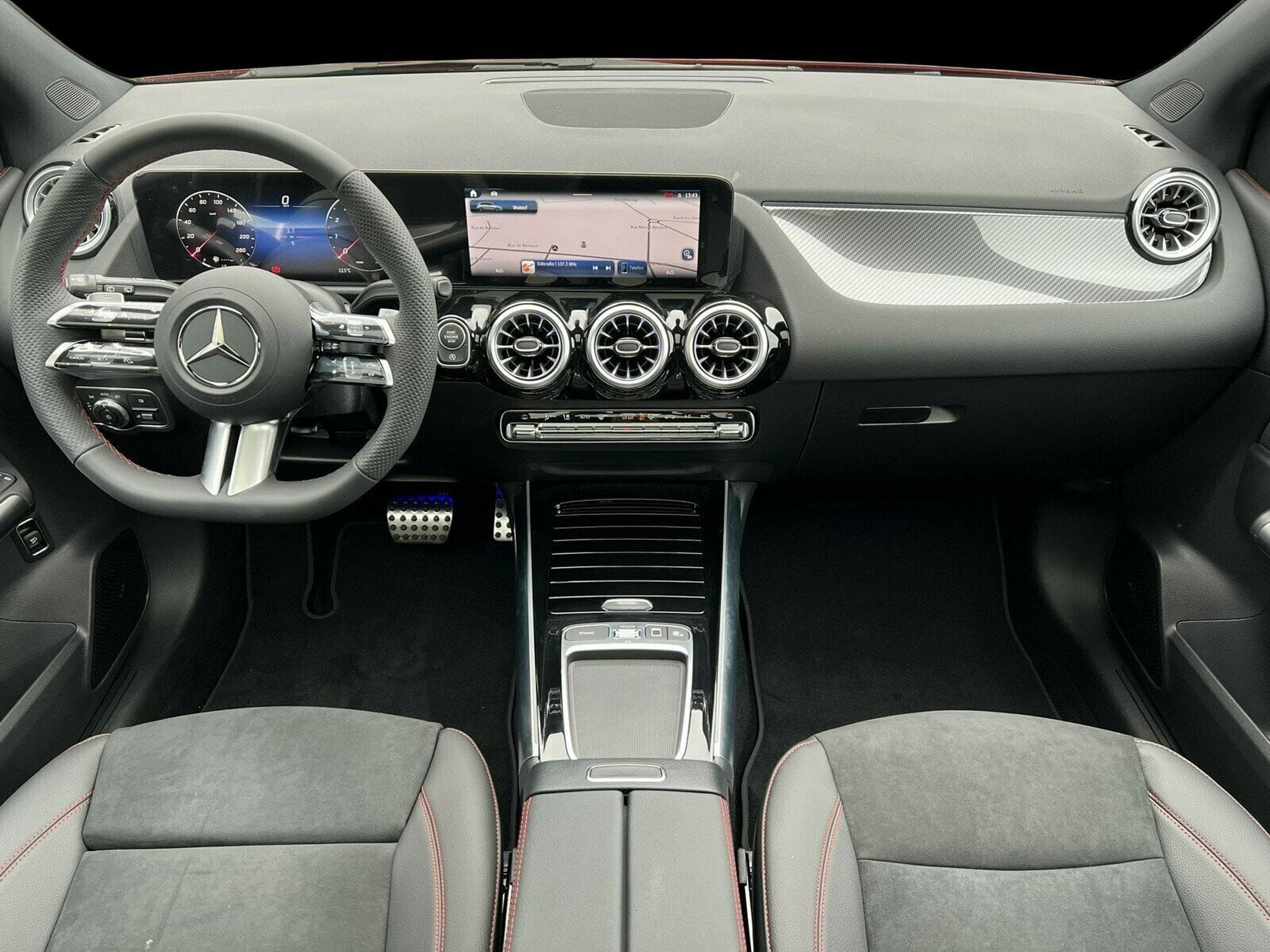 Mercedes B 200 B 200 (2024) - Photo 7
