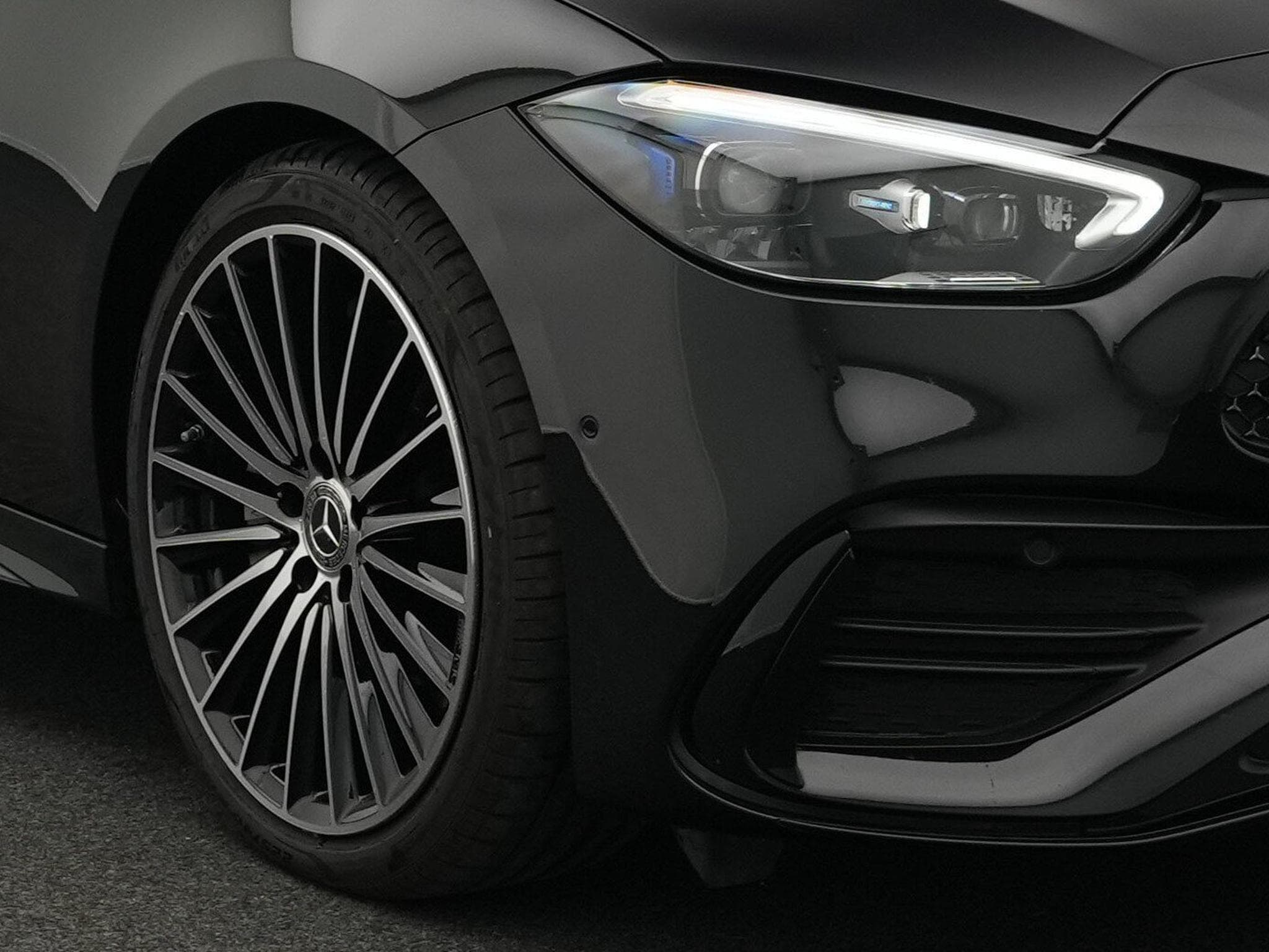 Mercedes C 220 d 4MATIC AMG-Line+Distr+AHK+360+Burmester (2024) - Photo 7