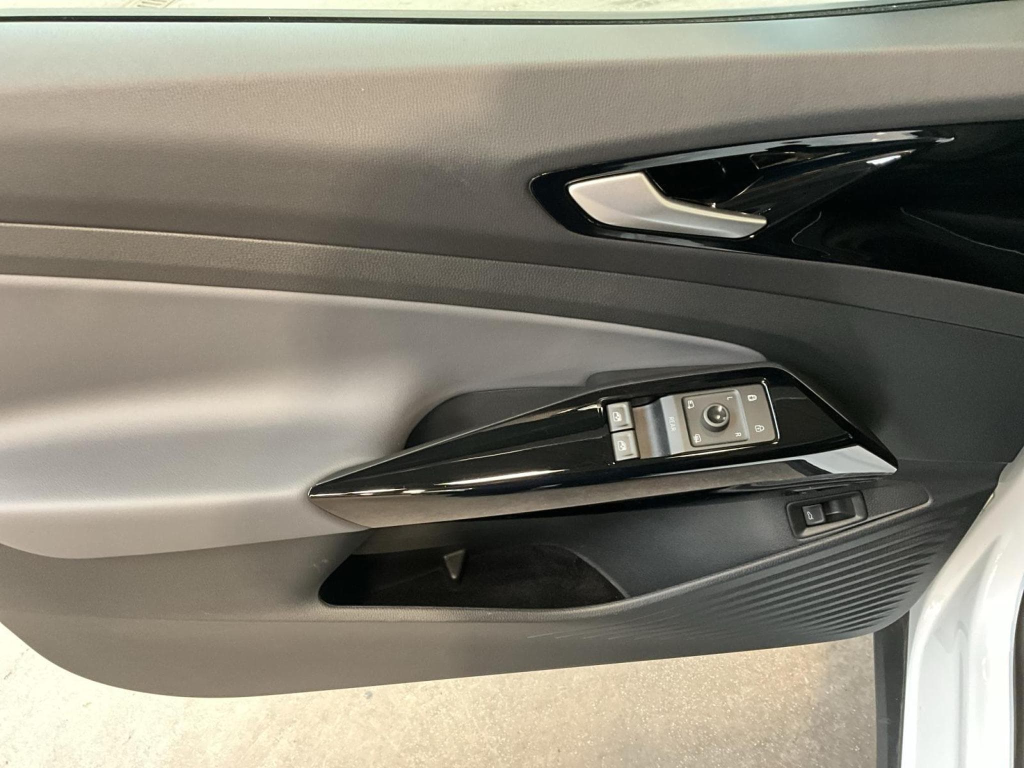 VW ID.5 Zertifikat+77kWH+Perf.+AHK+Navi (2024) - Photo 15