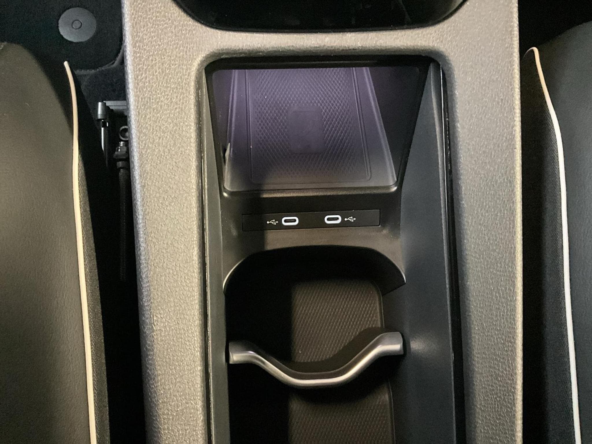 VW ID.5 Zertifikat+77kWH+Perf.+AHK+Navi (2024) - Photo 23