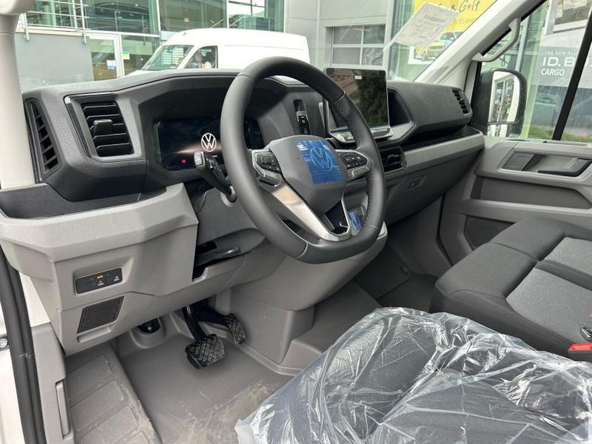VW Crafter 35 TDI MR VA Autm. (2026) - Photo 7