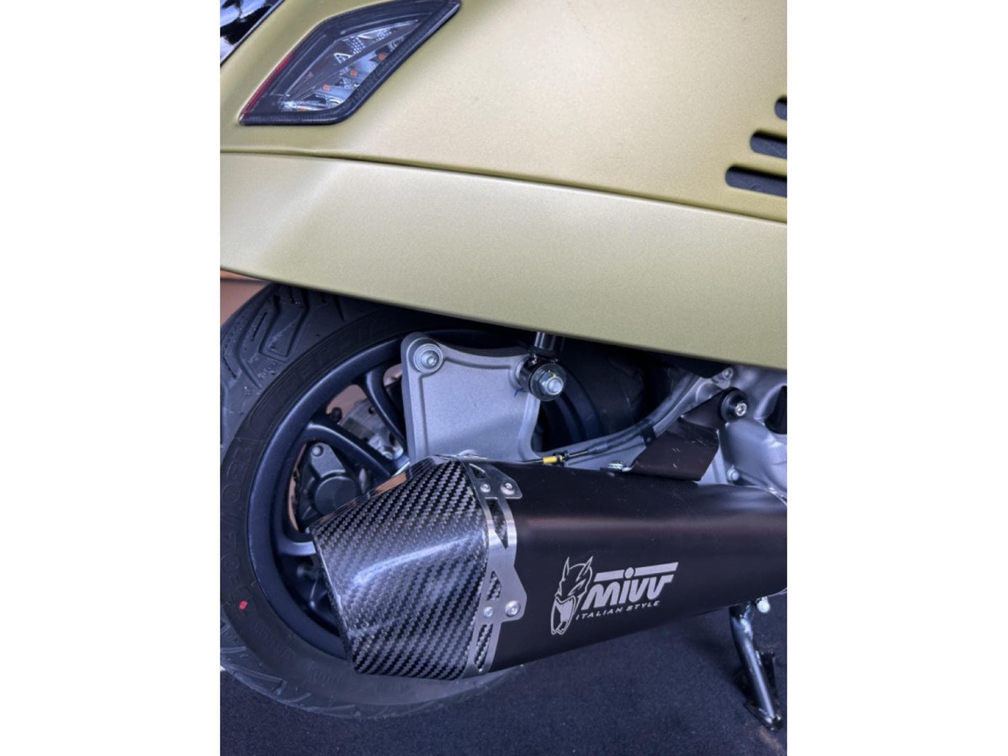 Vespa GTS 300 (2024) - Foto 7