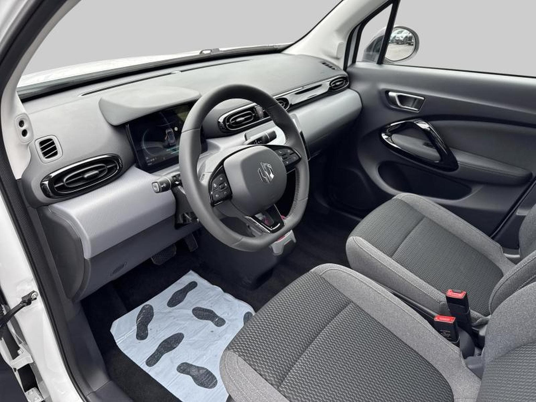 LEAPMOTOR T03 (2025) - Photo 11