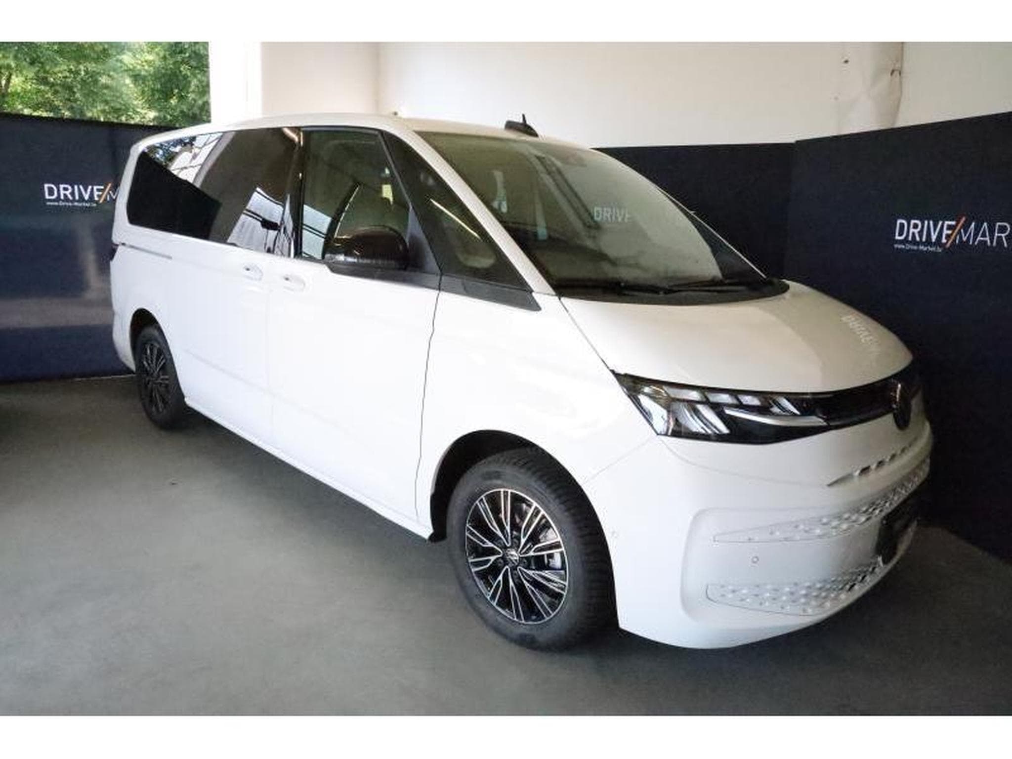 VW T7 Life LONG (2025) - Photo 20