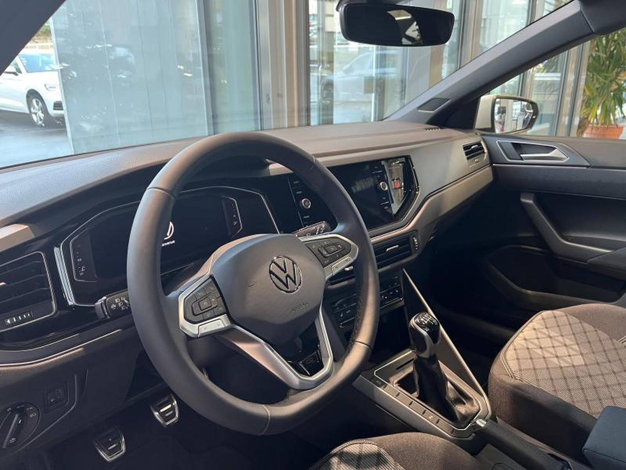 VW Polo R-Line (2024) - Photo 5