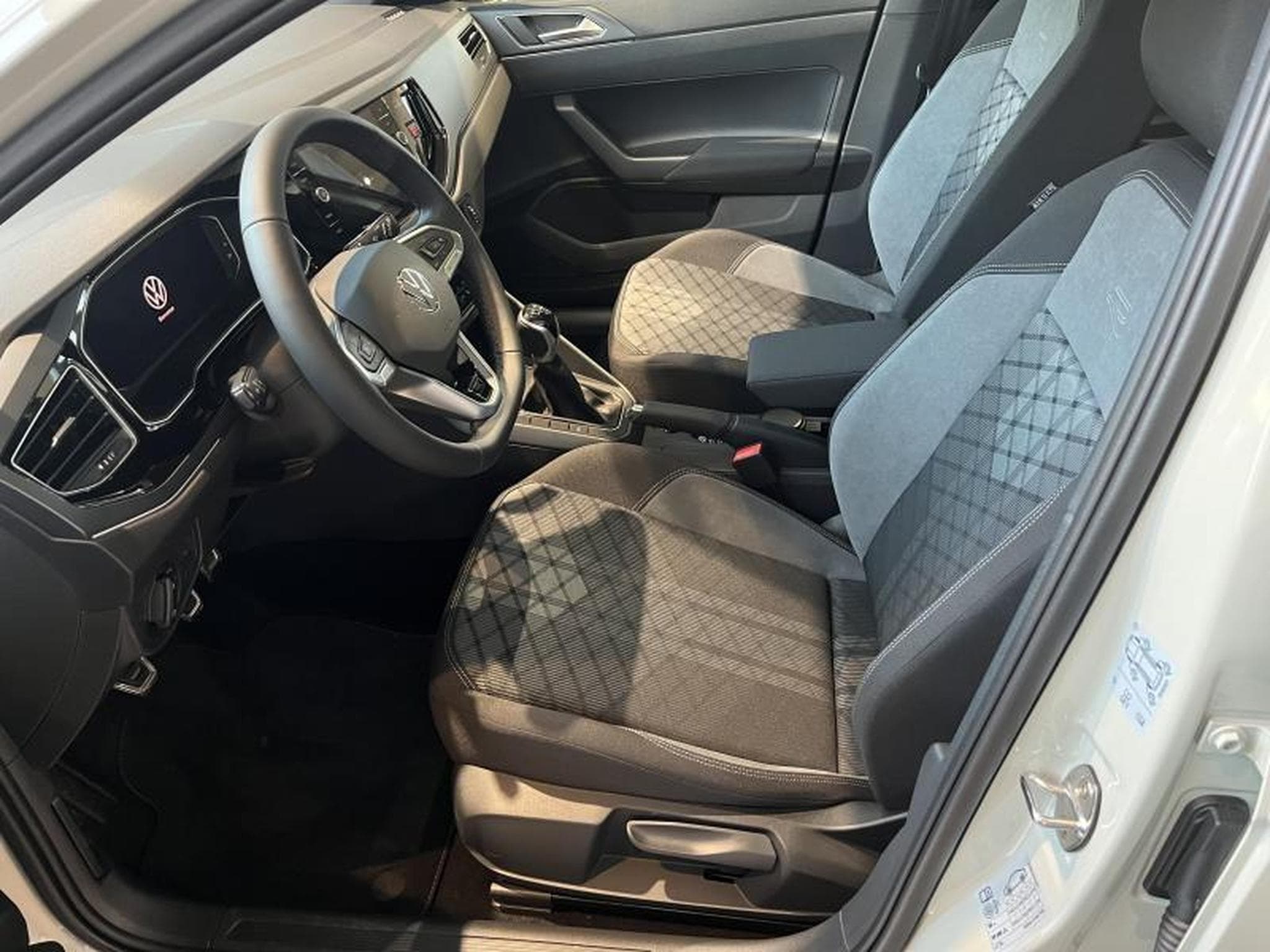 VW Polo R-Line (2024) - Photo 6