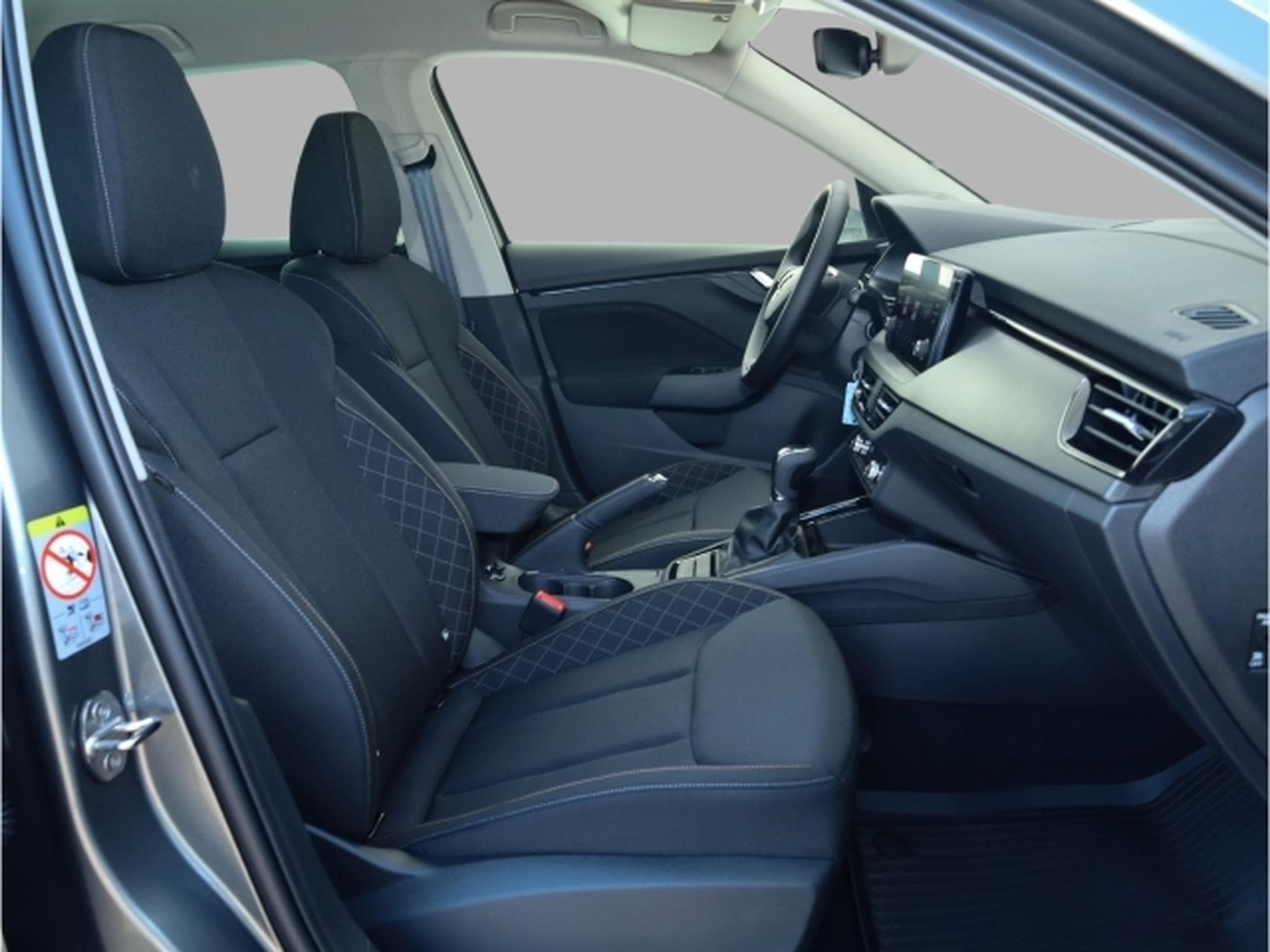 Skoda Kamiq 1.0 TSI DSG LED PDC MFL KESSY AUTO HOLD (2026) - Foto 6