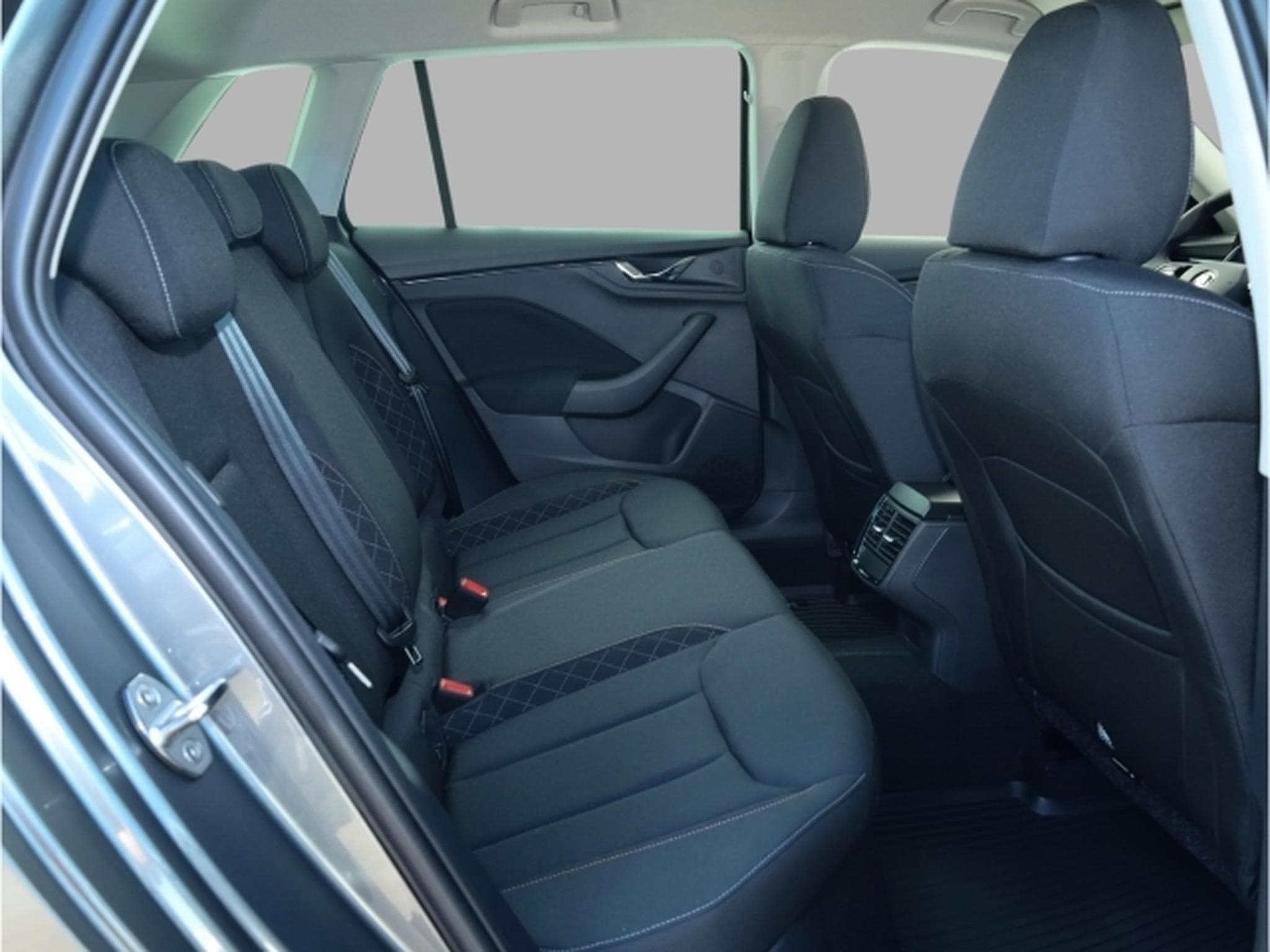 Skoda Kamiq 1.0 TSI DSG LED PDC MFL KESSY AUTO HOLD (2026) - Foto 7