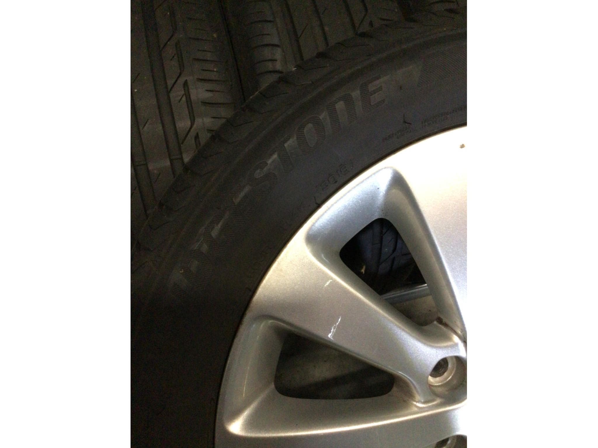 Jantes alu + Pneus é – 17" - Photo 2