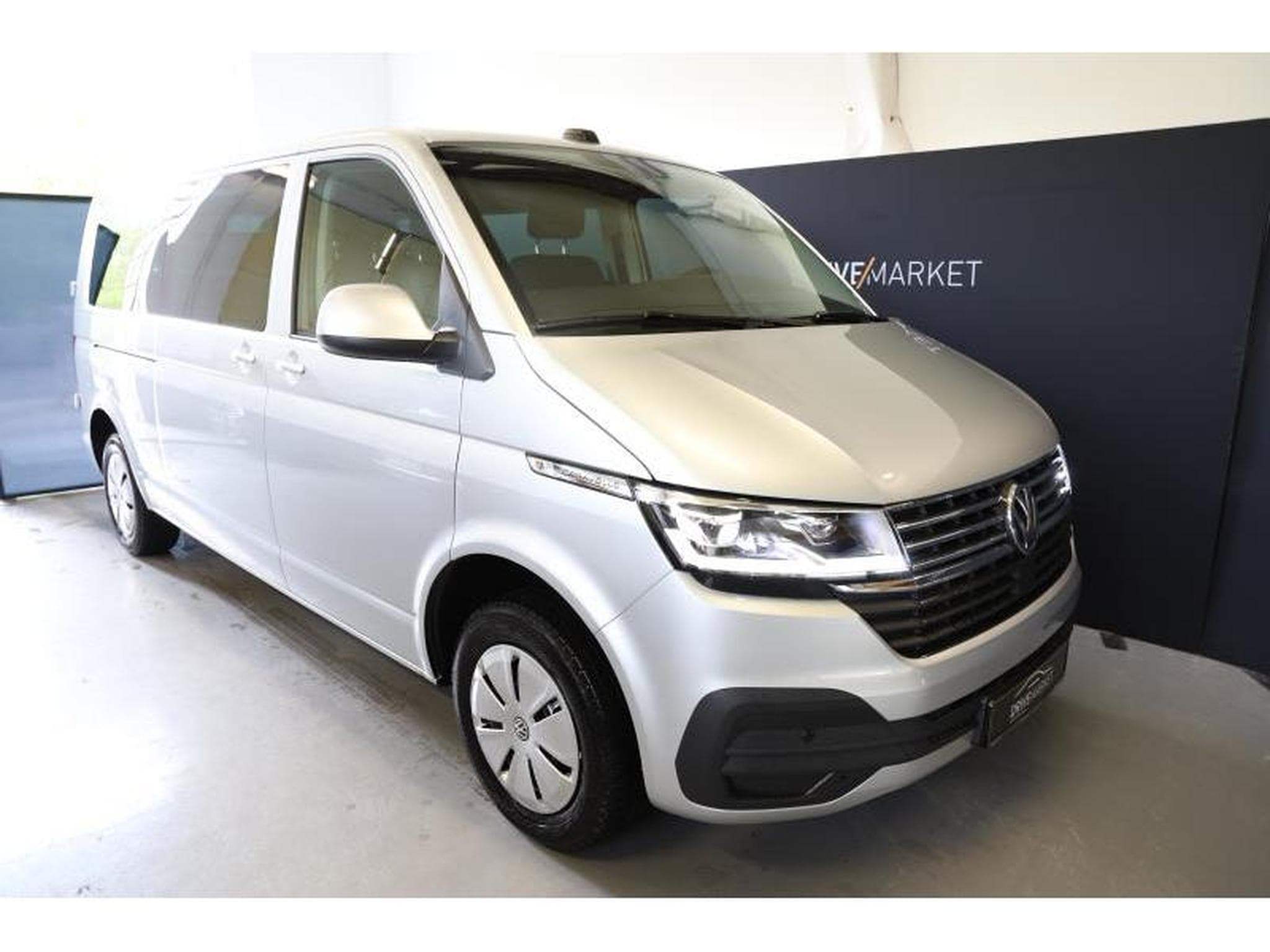VW T6.1 Comfortline LR LONG NAVI LED D (2024) - Foto 1