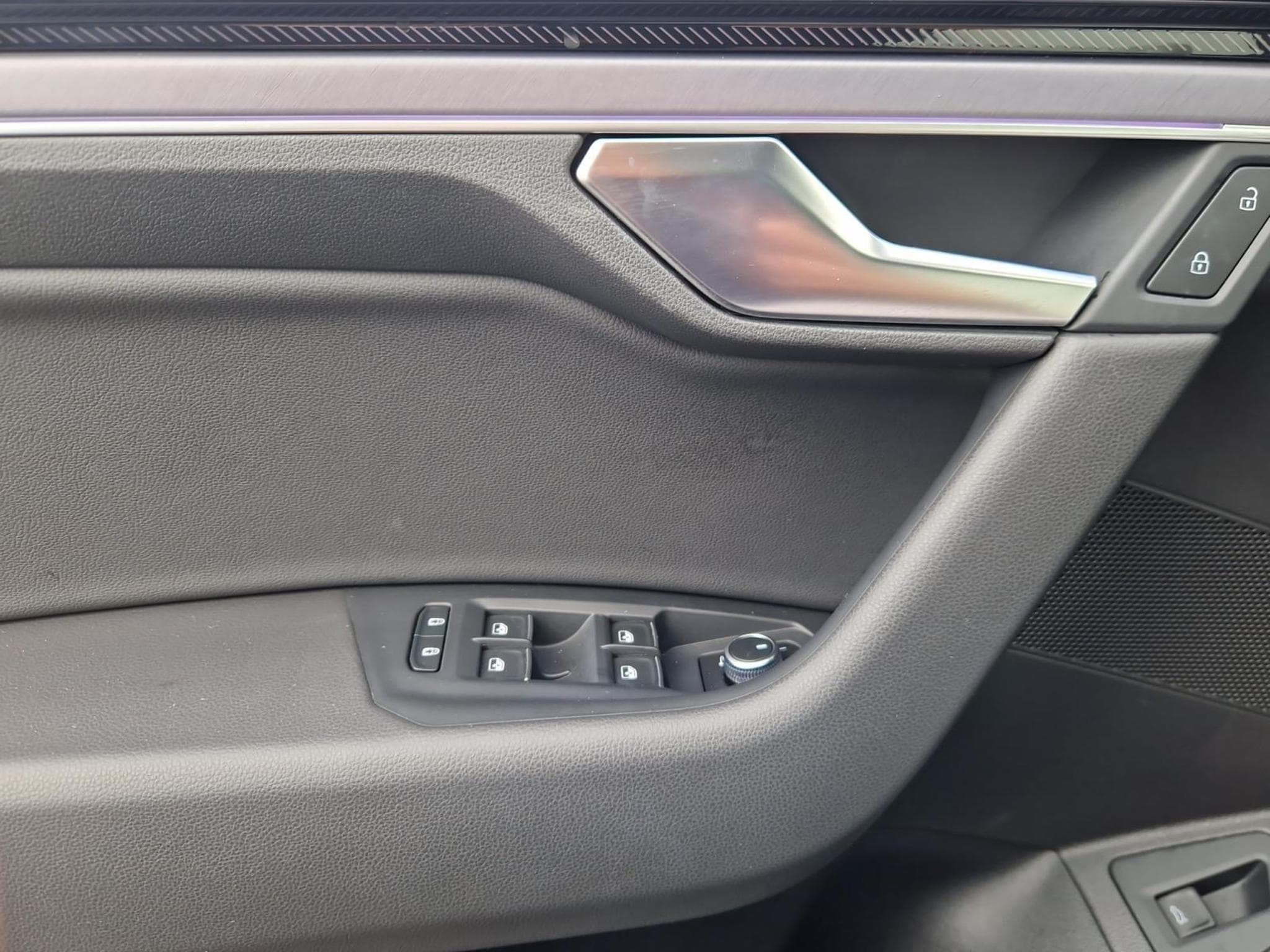 VW Touareg R-LINE (2024) - Foto 14