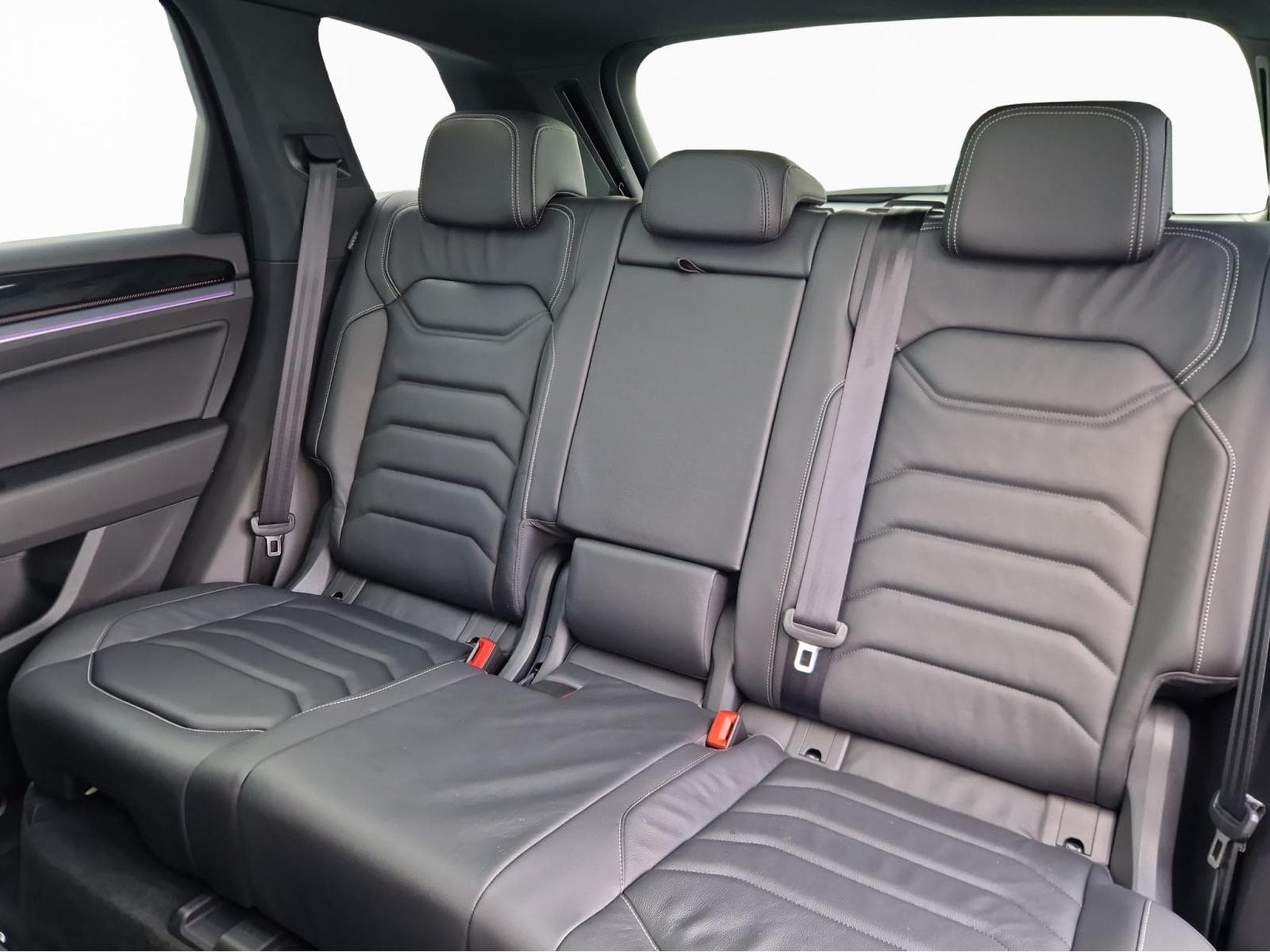 VW Touareg R-LINE (2024) - Foto 16