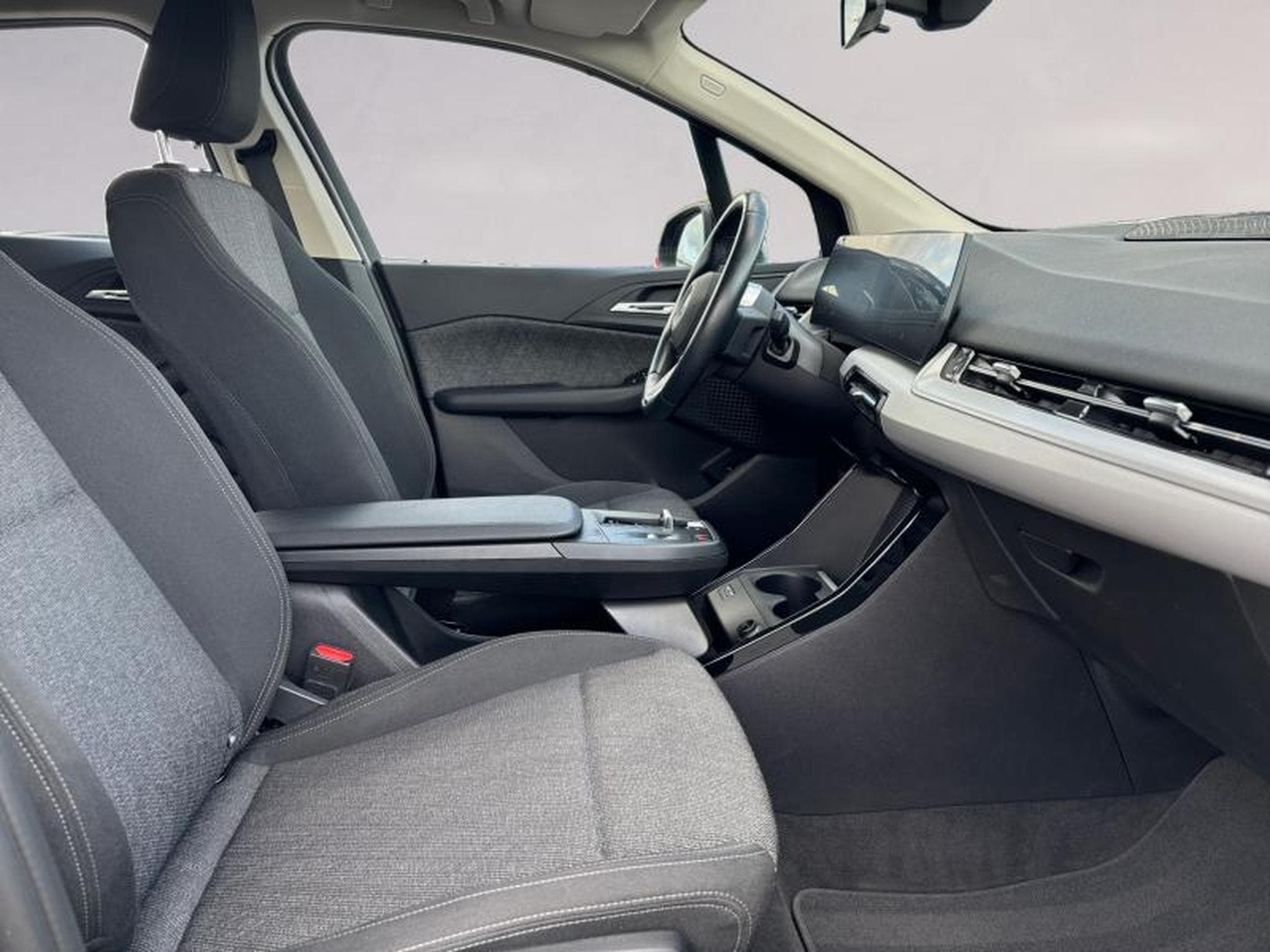 BMW 218 218i Active Tourer (2023) - Foto 6