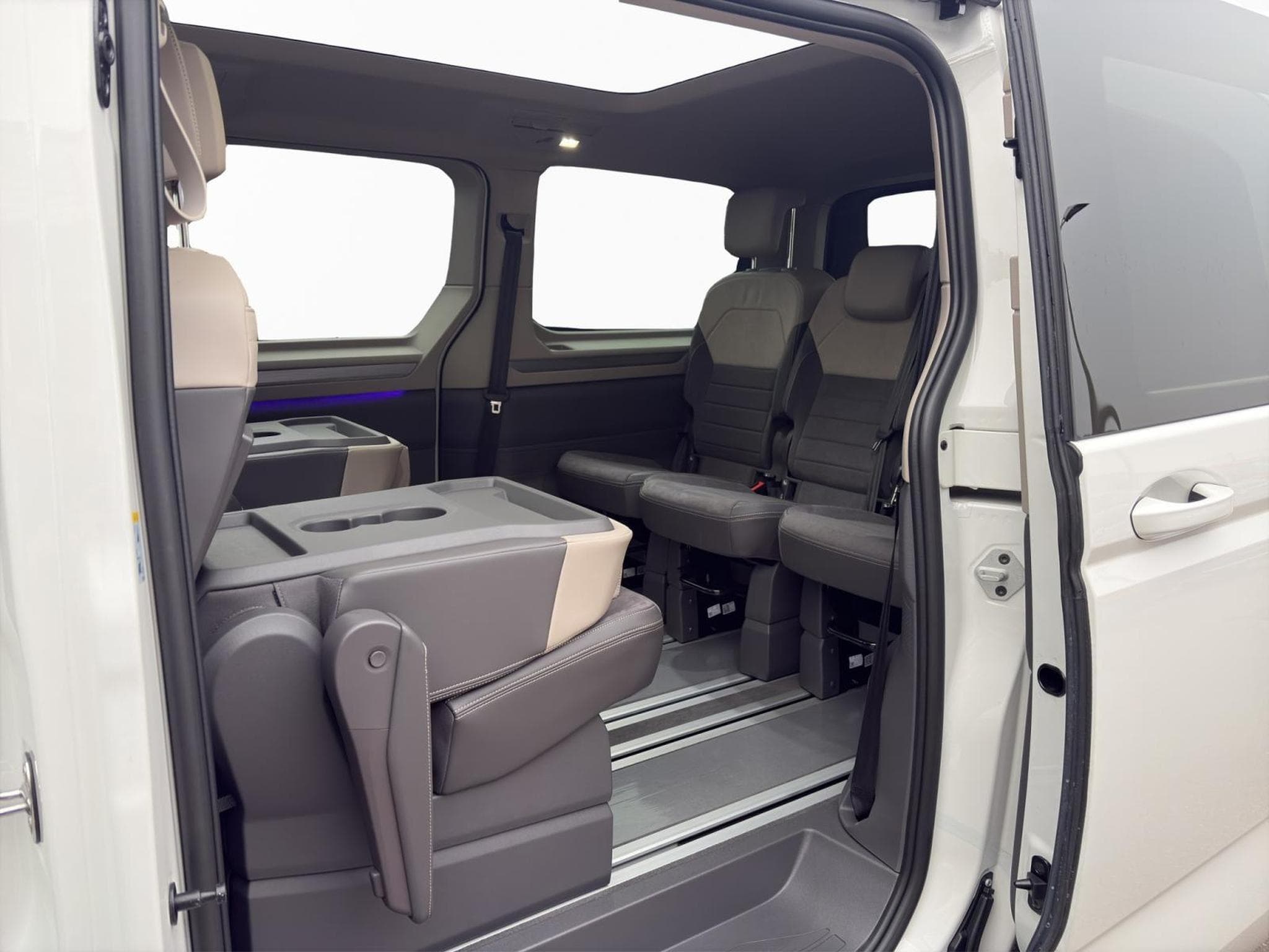 VW T7 Life (2026) - Photo 12