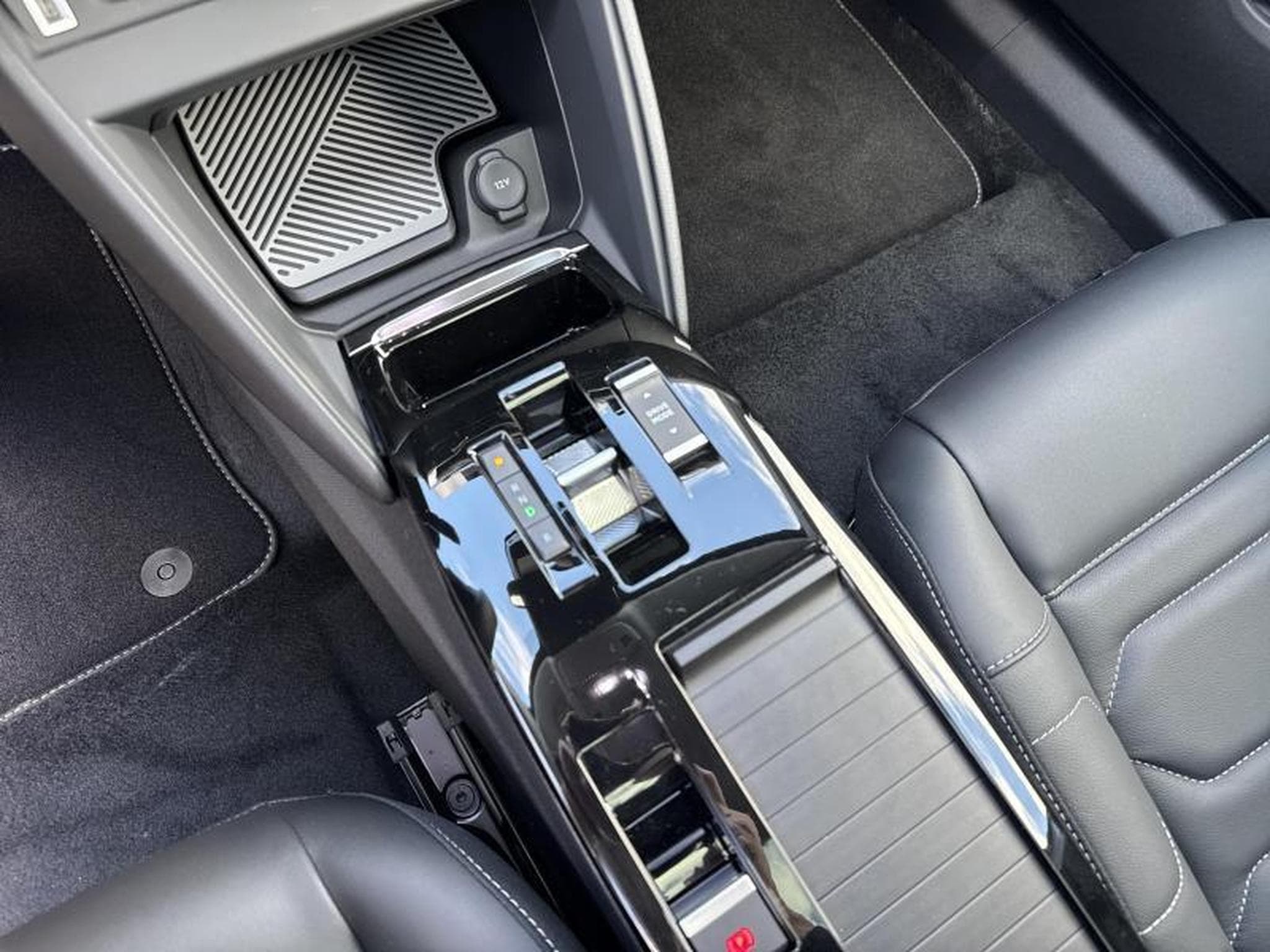 Citroen C4 E Shine (2023) - Foto 19