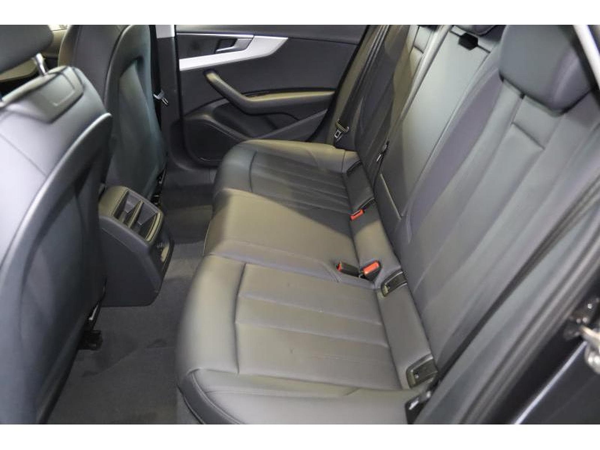 Audi A4 Avant (2024) - Foto 1